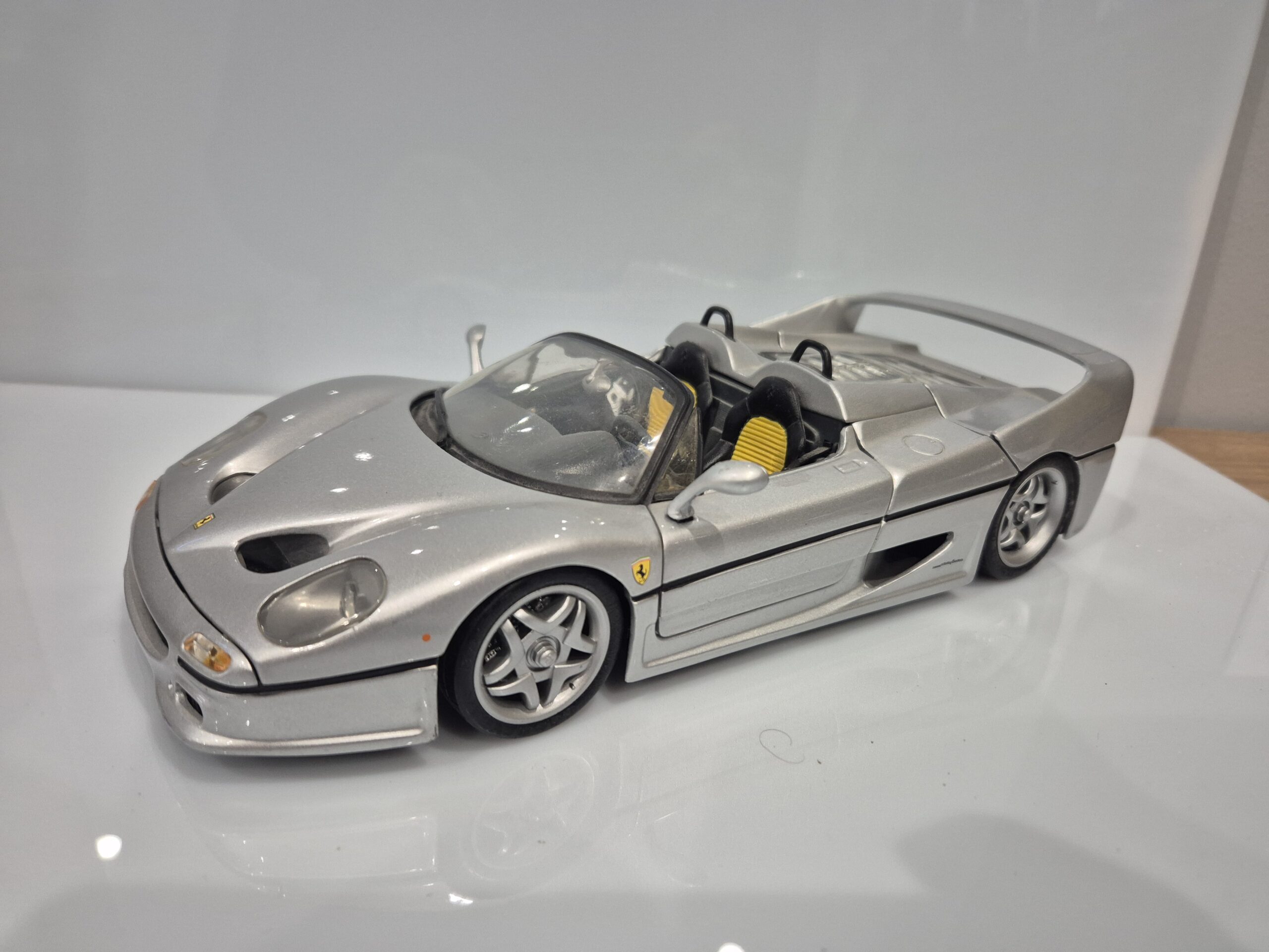 HOT WHEELS FERRARI F50 1/18