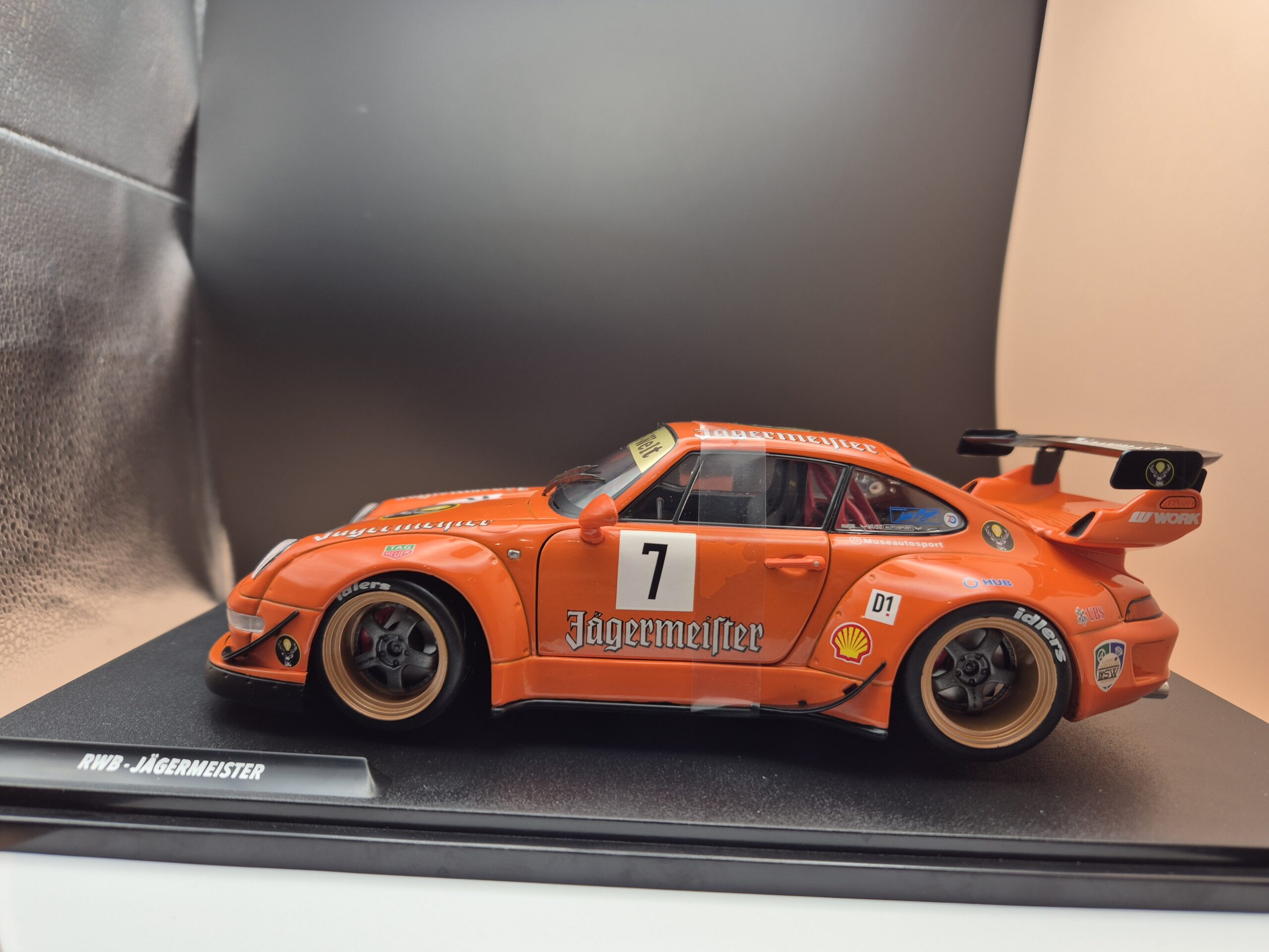 SOLIDO PORSCHE 911 (993) RWB Jagermeister #7 2020 Orange 1:18 - obrazek 7