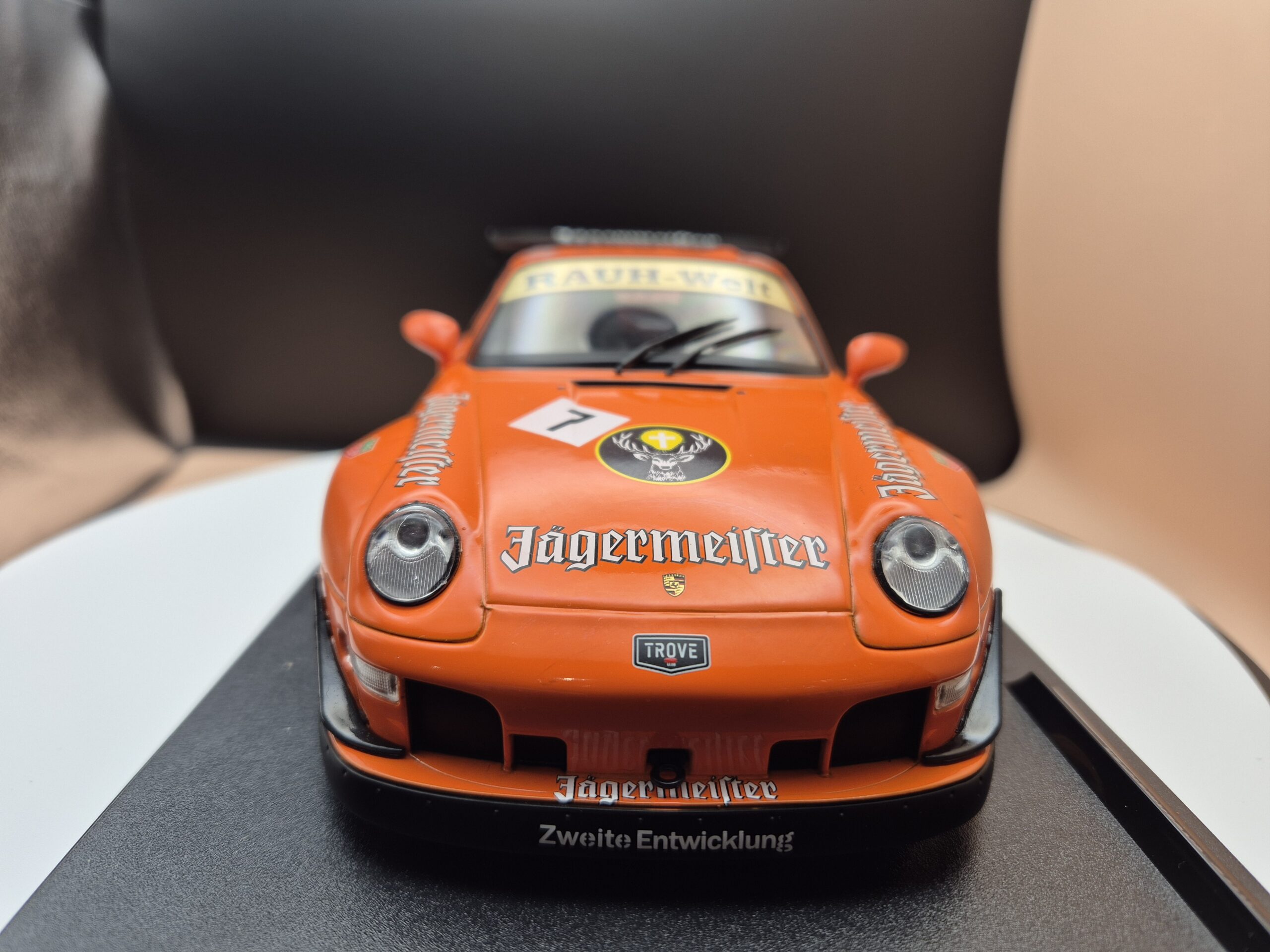 SOLIDO PORSCHE 911 (993) RWB Jagermeister #7 2020 Orange 1:18 - obrazek 4