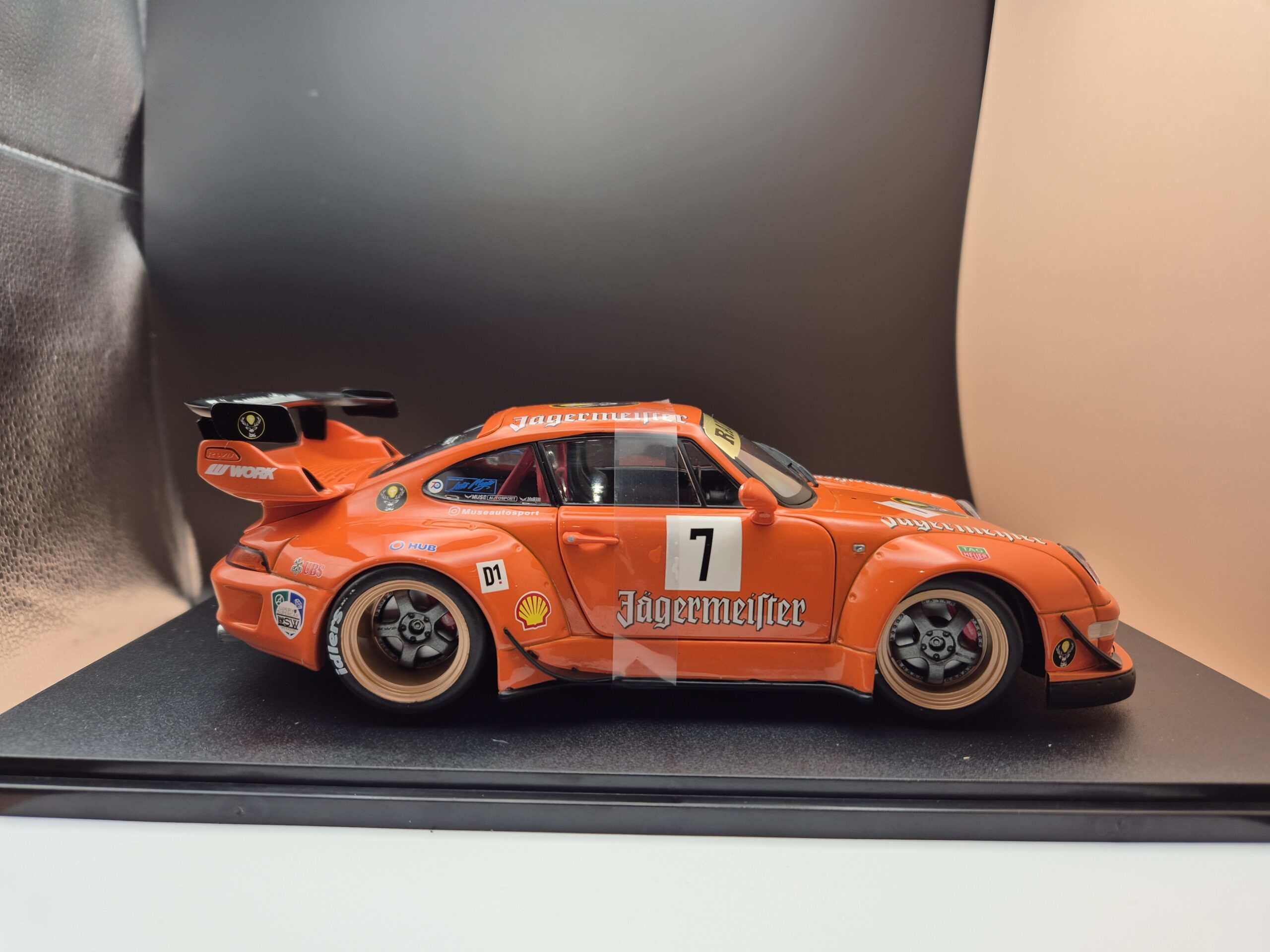SOLIDO PORSCHE 911 (993) RWB Jagermeister #7 2020 Orange 1:18 - obrazek 3