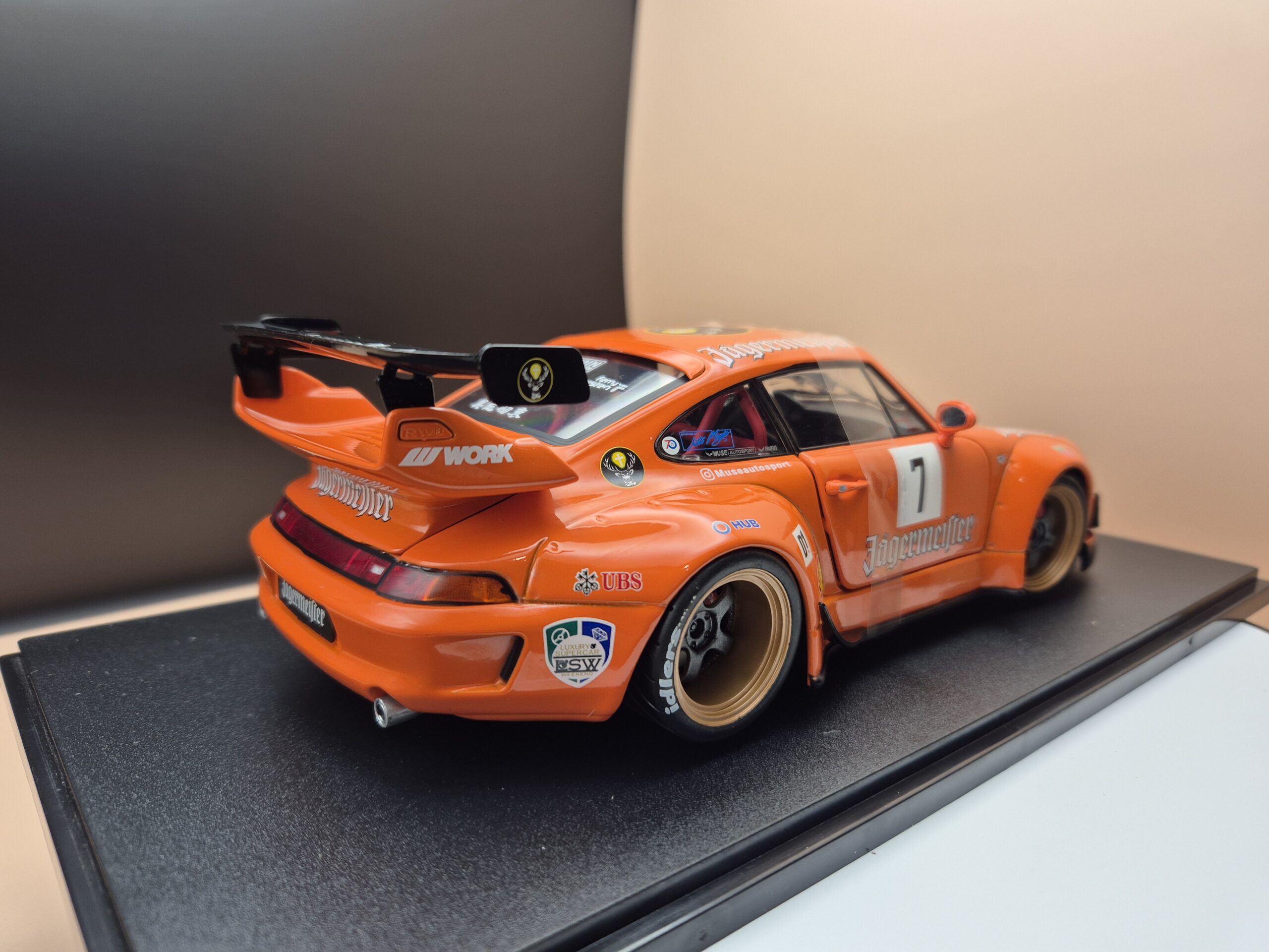 SOLIDO PORSCHE 911 (993) RWB Jagermeister #7 2020 Orange 1:18 - obrazek 2