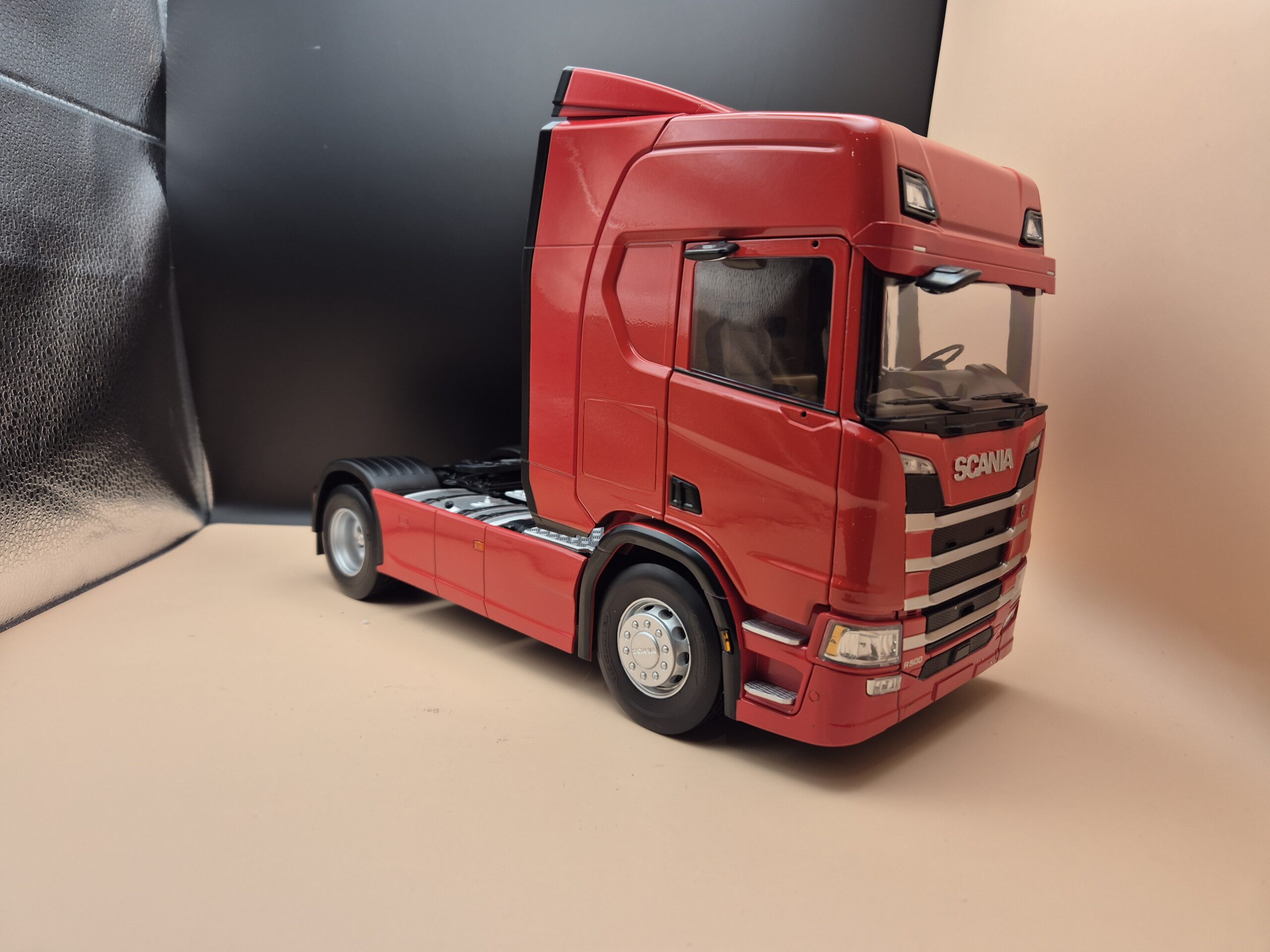 Model 1:18 Scania R-Serie Toplin red Premium ClassiXXs PCL30222