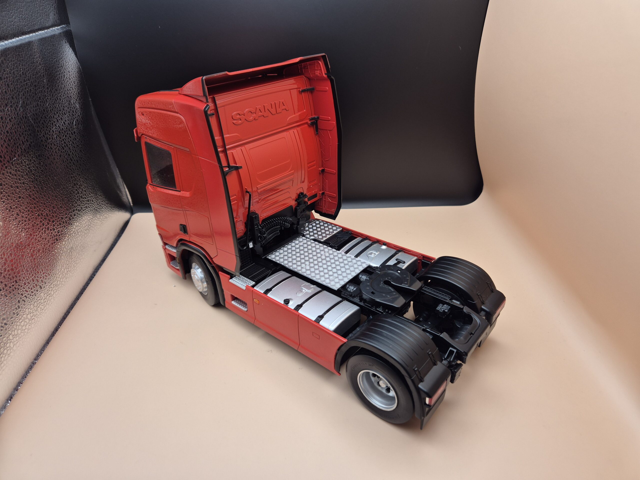 Model 1:18 Scania R-Serie Toplin red Premium ClassiXXs PCL30222 - obrazek 5
