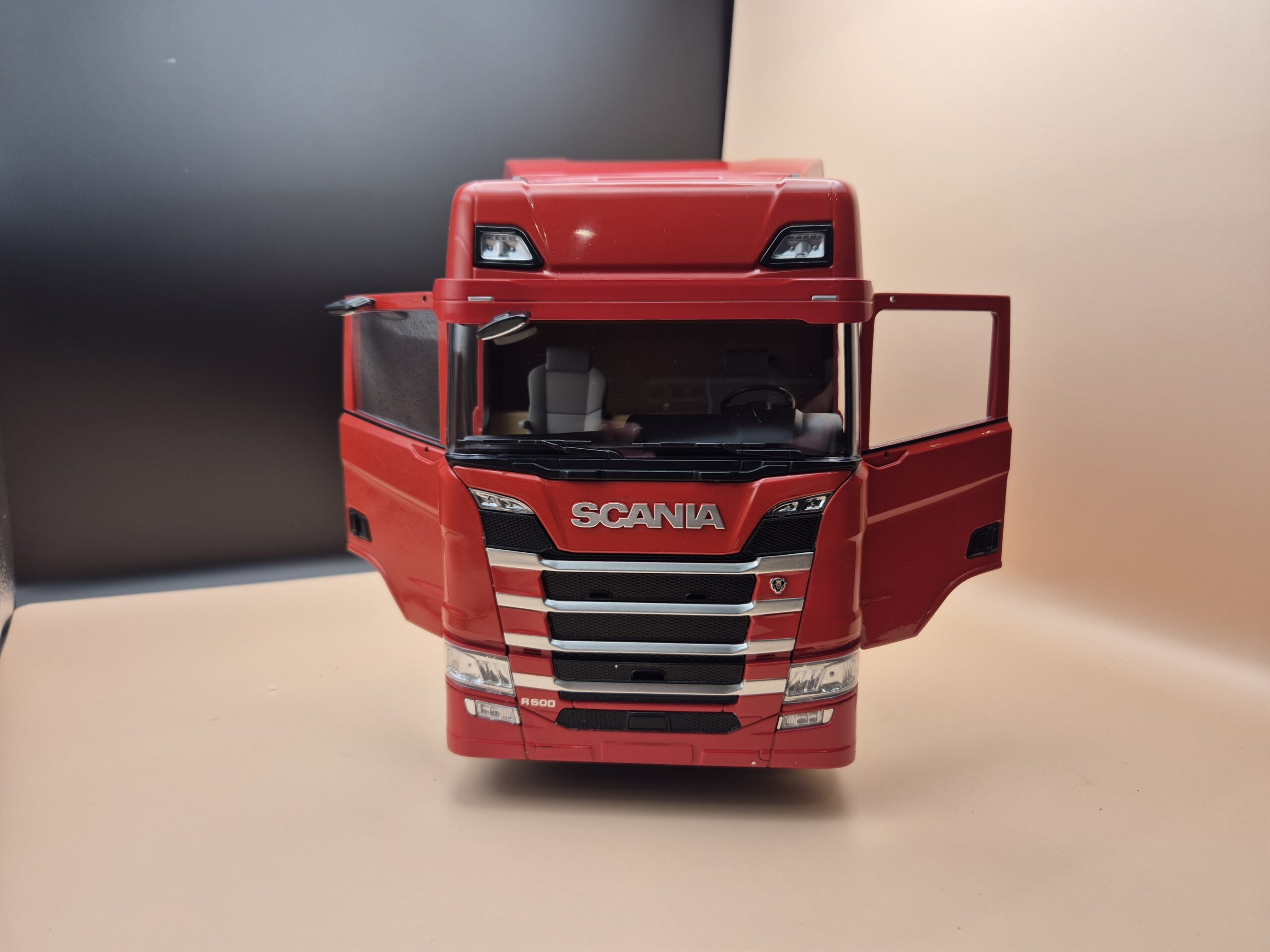 Model 1:18 Scania R-Serie Toplin red Premium ClassiXXs PCL30222 - obrazek 4