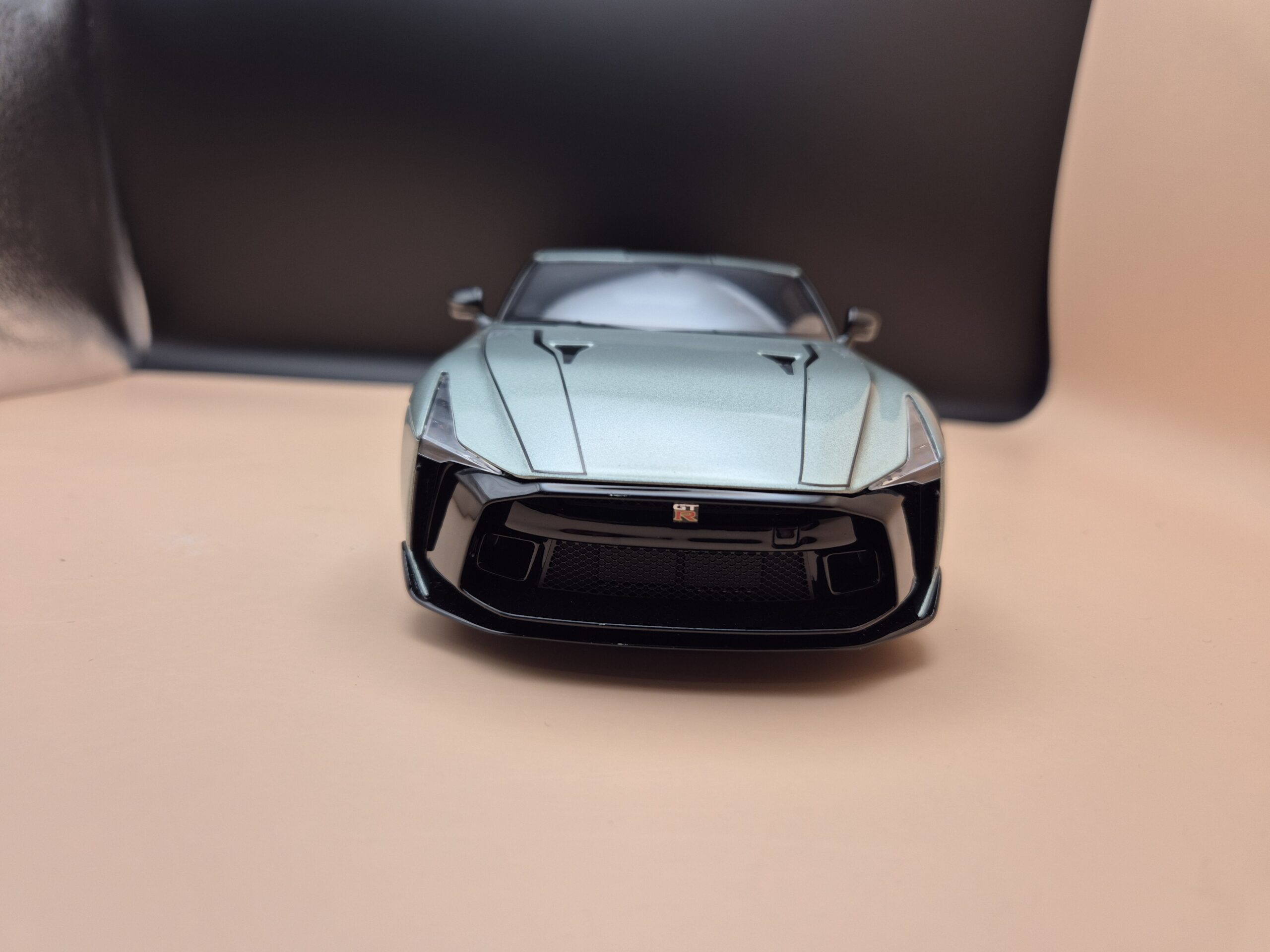 GT SPIRIT Nissan GT-R R50 2021 1:18 GT284 LIMITOWANY 1100SZTUK - obrazek 5