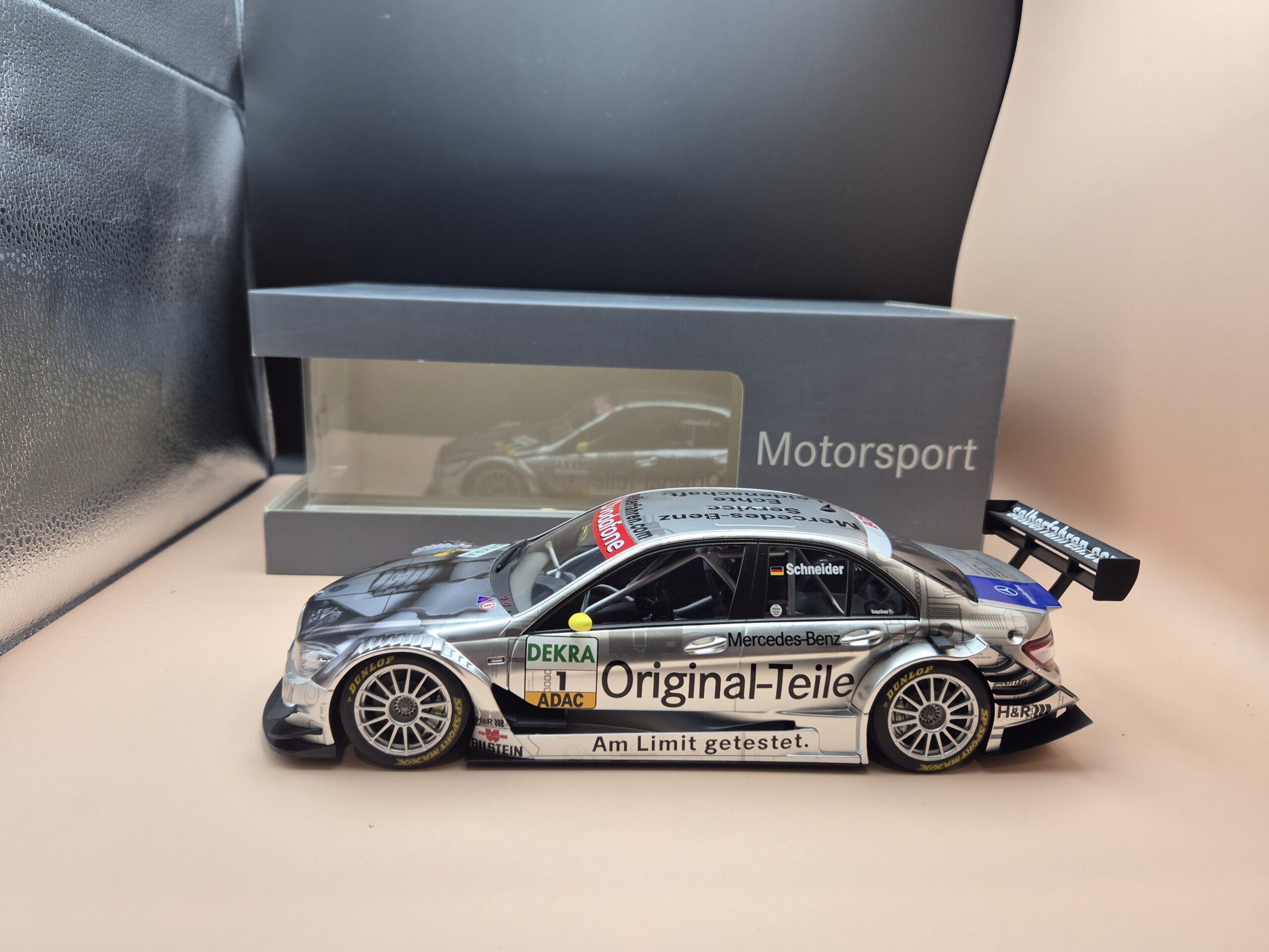 Mercedes-Benz C KLASSE DTM- AutoArt BERND SCHNEIDER B66962296