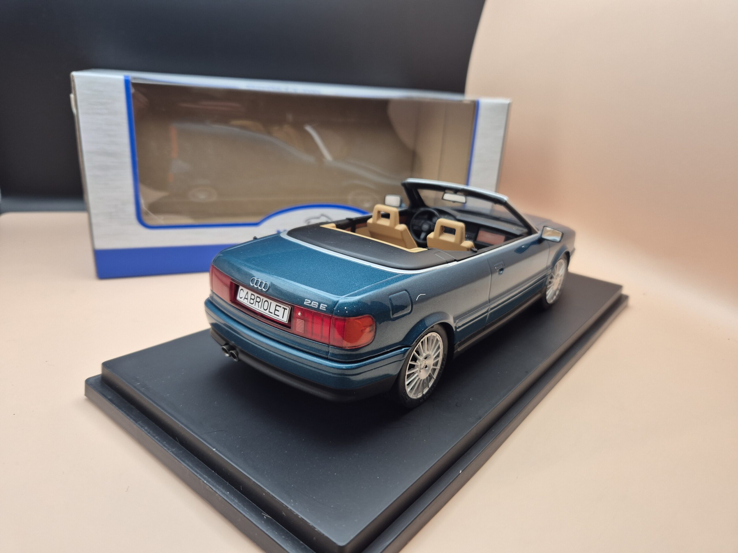 AUDI 80 B4 CABRIOLET CABRIO 1/18 MCG 18413 ZIELONY - obrazek 6