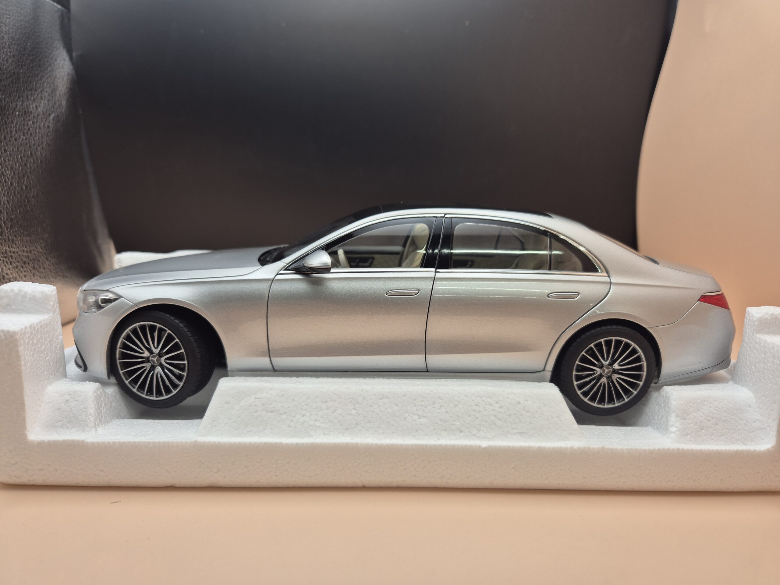 Mercedes S Class W223 AMG Line (2021) 1:18 NOREV 183805 - obrazek 2
