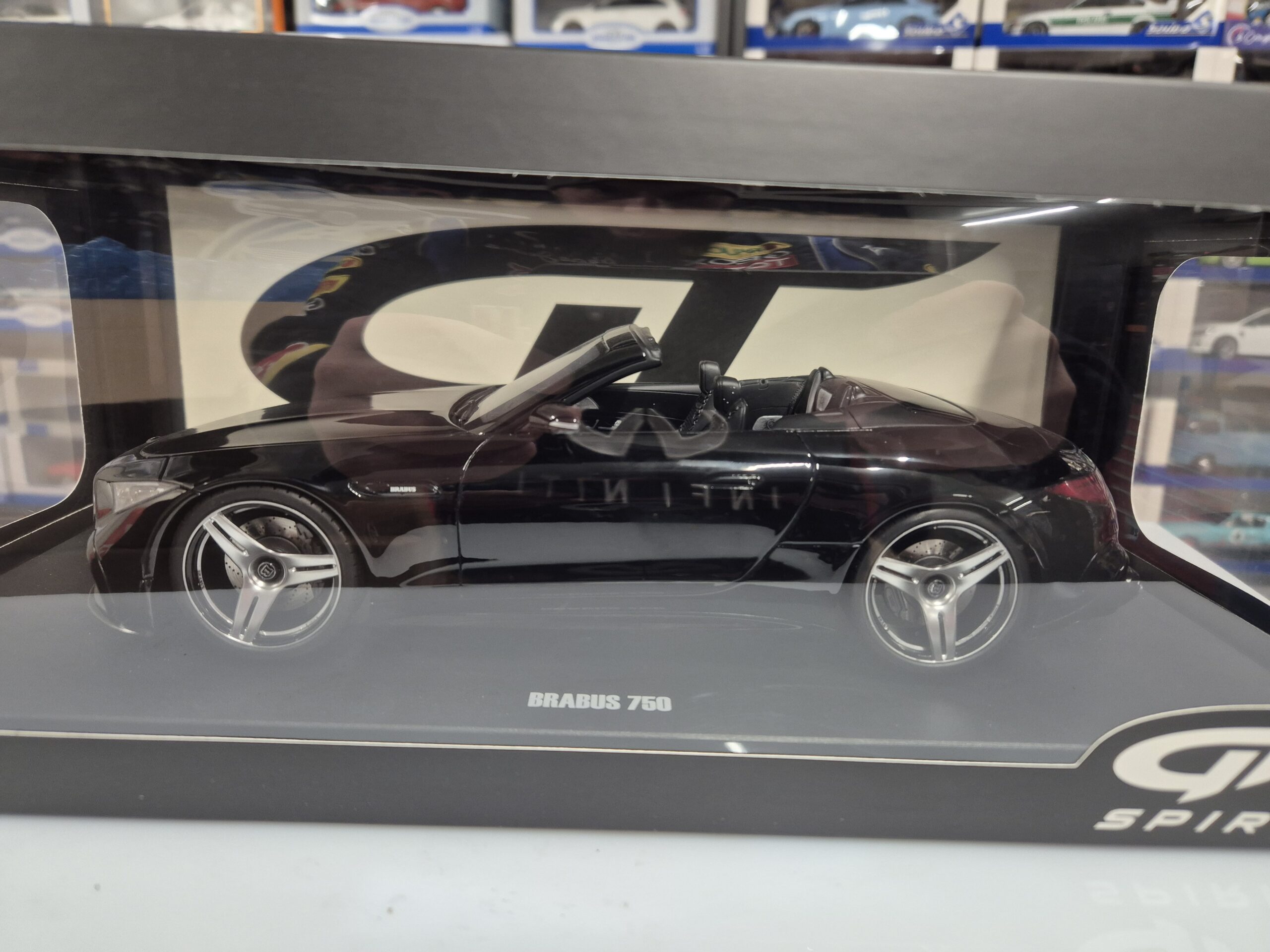 GT SPIRIT GT503 1:18 MERCEDES SL BRABUS 750 1/18 - obrazek 3