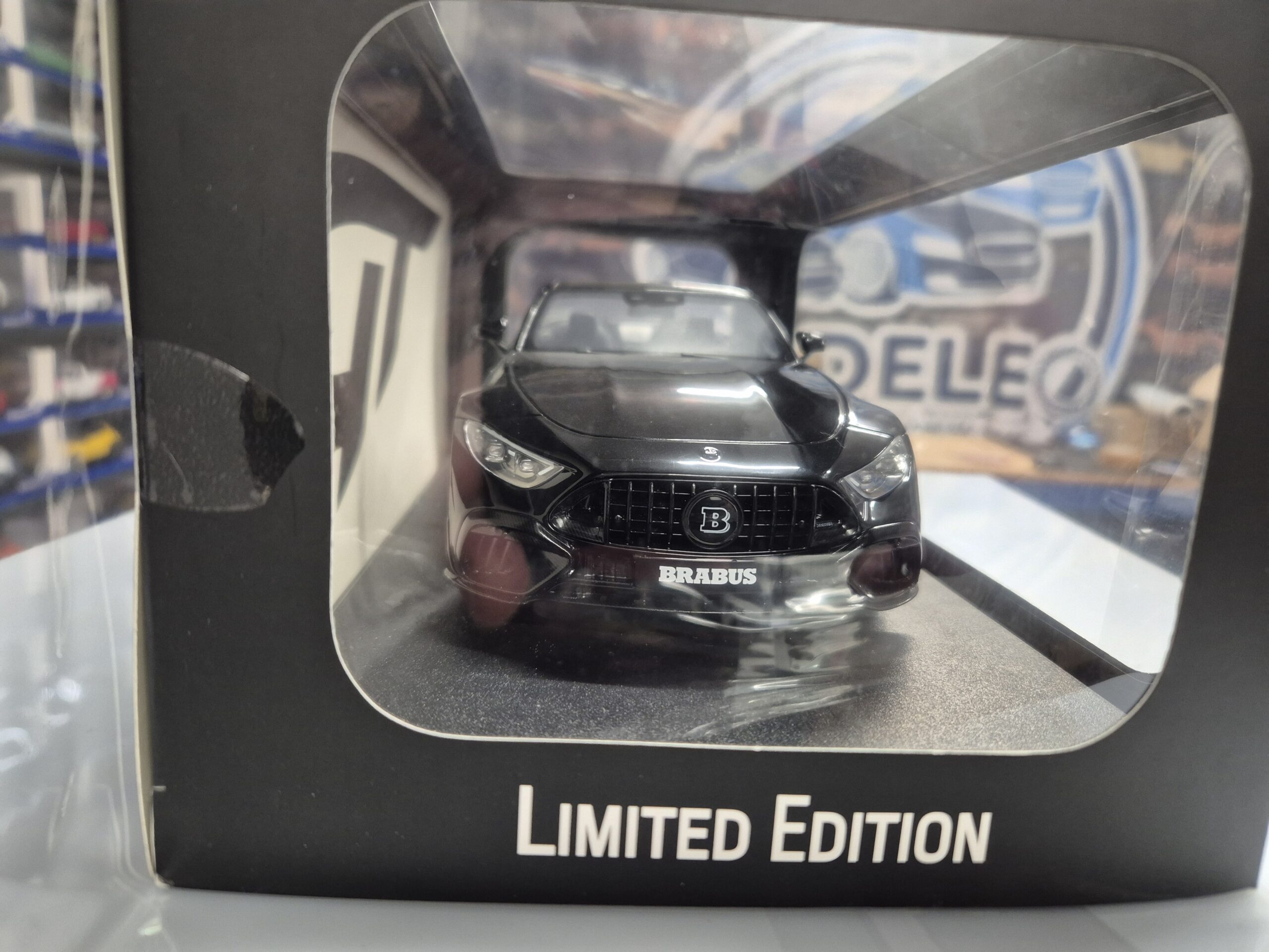GT SPIRIT GT503 1:18 MERCEDES SL BRABUS 750 1/18 - obrazek 5