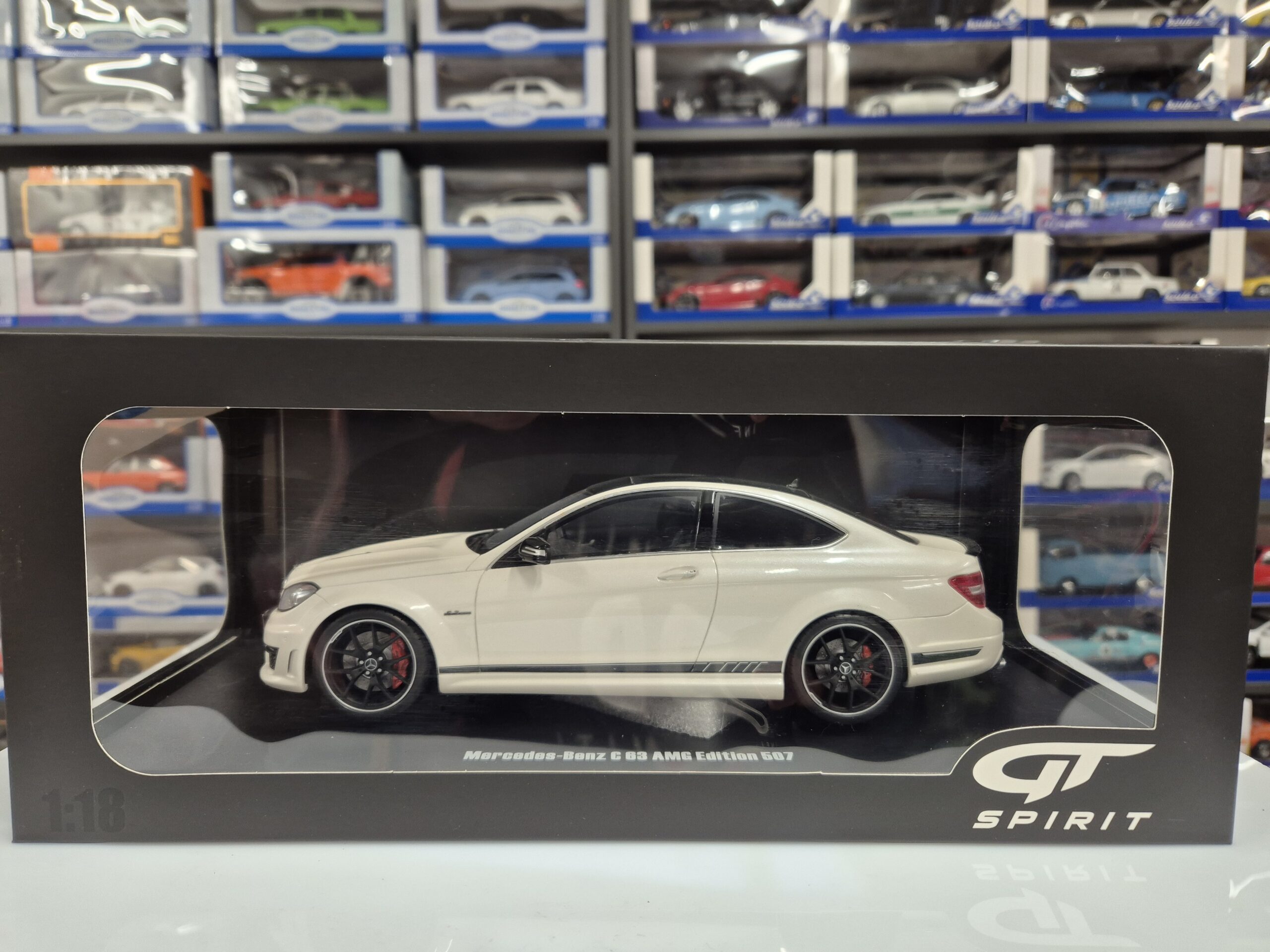GT SPIRIT GT920 1:18 MERCEDES C63 AMG EDITION 507 BIAŁY 1/18