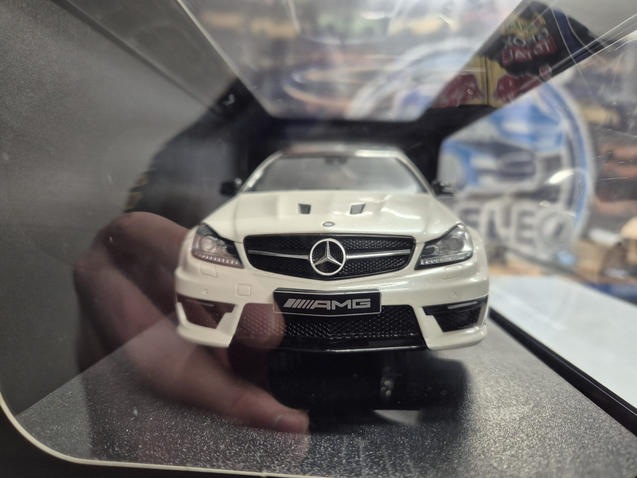 GT SPIRIT GT920 1:18 MERCEDES C63 AMG EDITION 507 BIAŁY 1/18 - obrazek 7