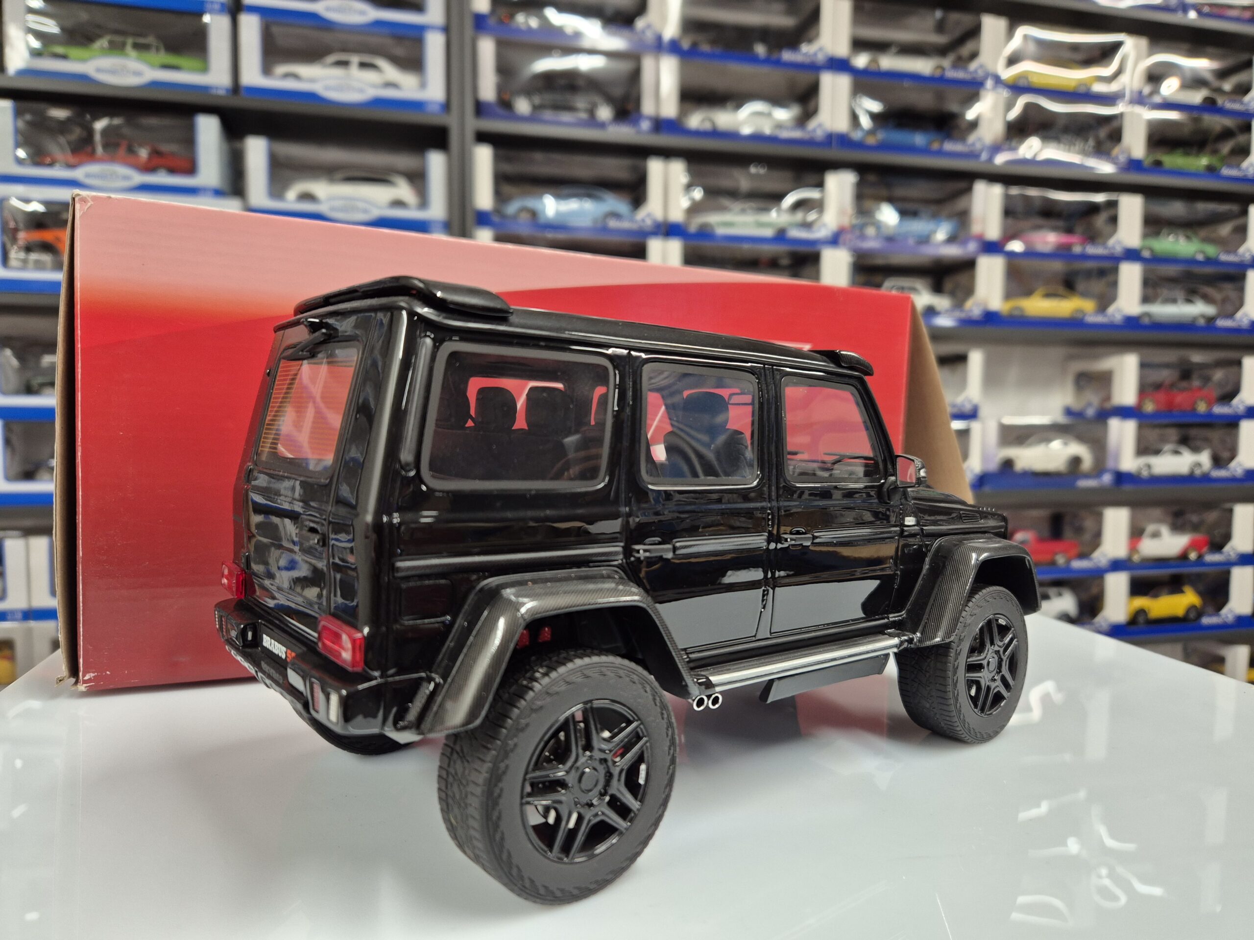 GT SPIRIT GT143 MERCEDES G KLASA BRABUS 500 LIMIT 1500SZT - obrazek 6