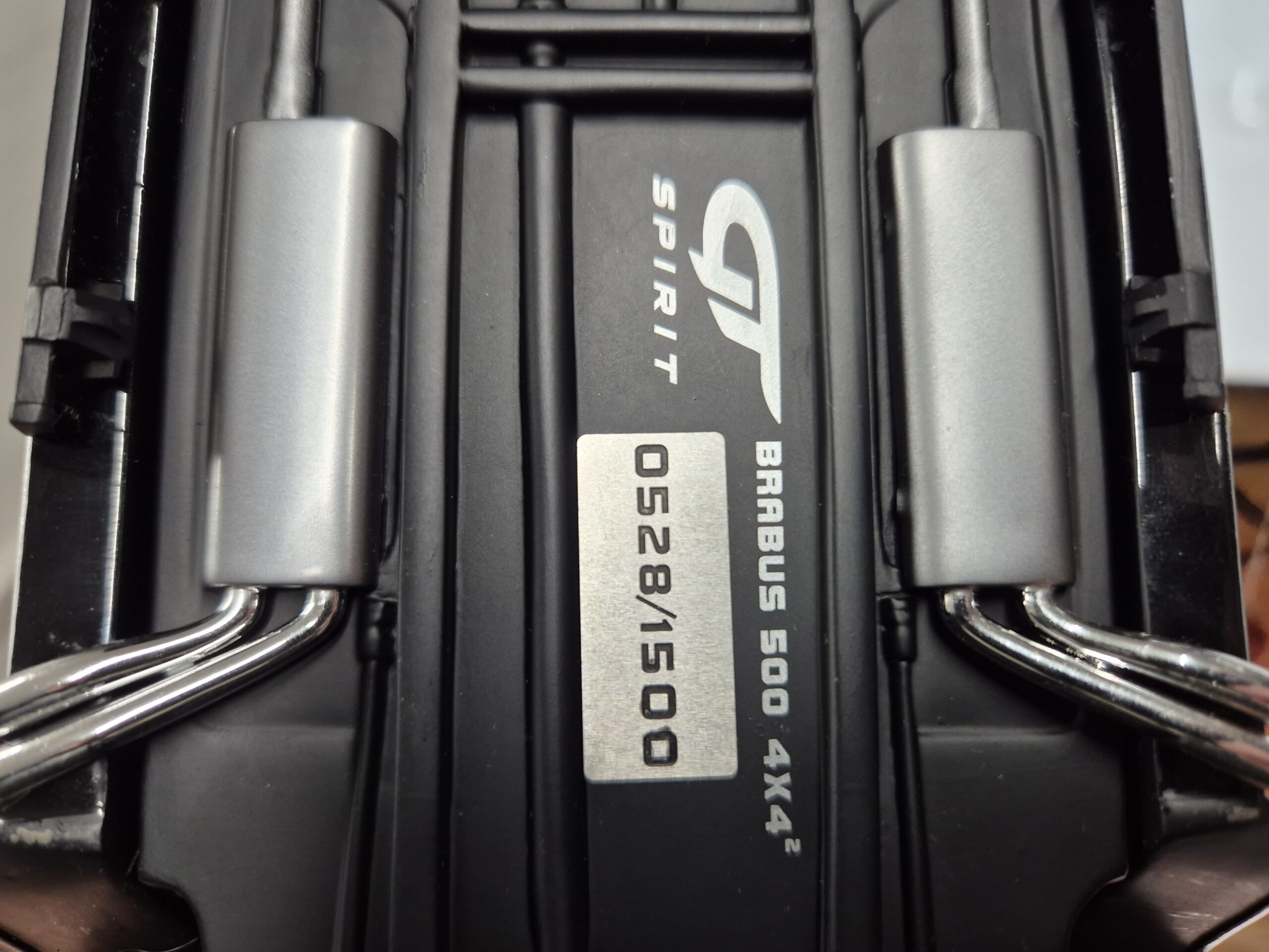 GT SPIRIT GT143 MERCEDES G KLASA BRABUS 500 LIMIT 1500SZT - obrazek 2