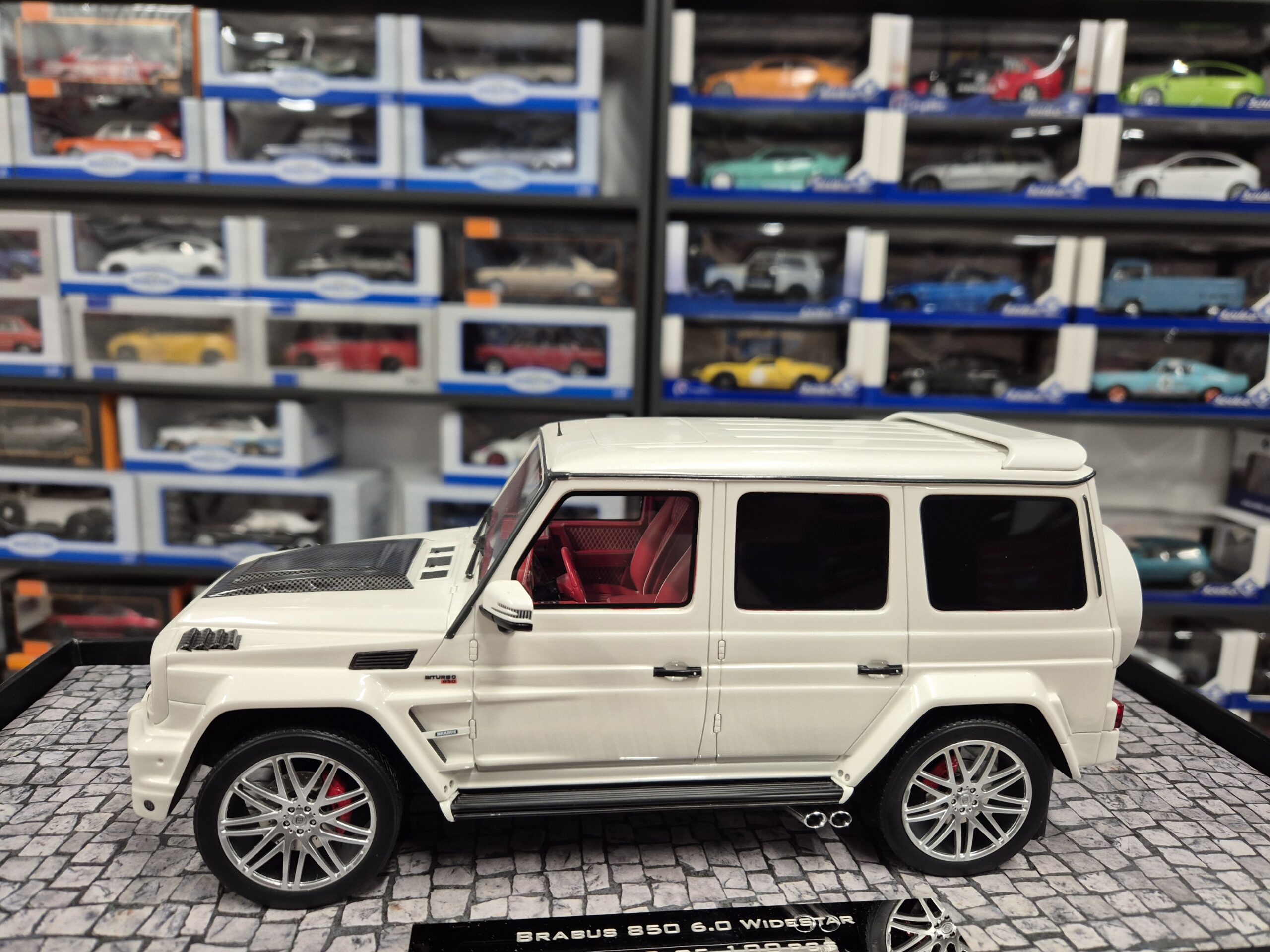 MINICHAMPS MERCEDES G KLASA BRABUS 850 6,0 WIDESTAR LIMITED 100SZT