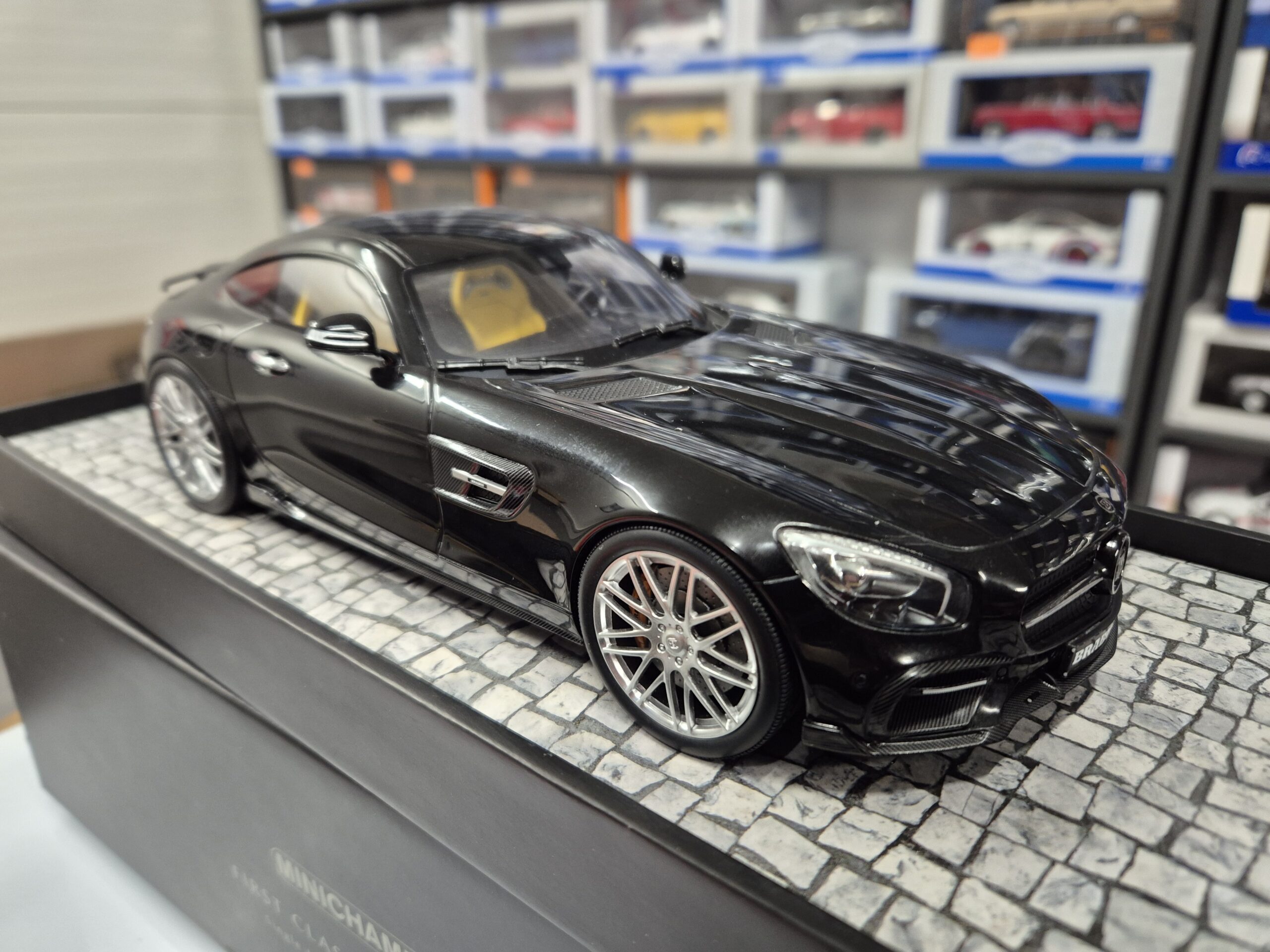 MINICHAMPS 107 032520 1/18 MERCEDES AMG GTS BRABUS 600 2016 LIMITOWANA 333SZT - obrazek 8