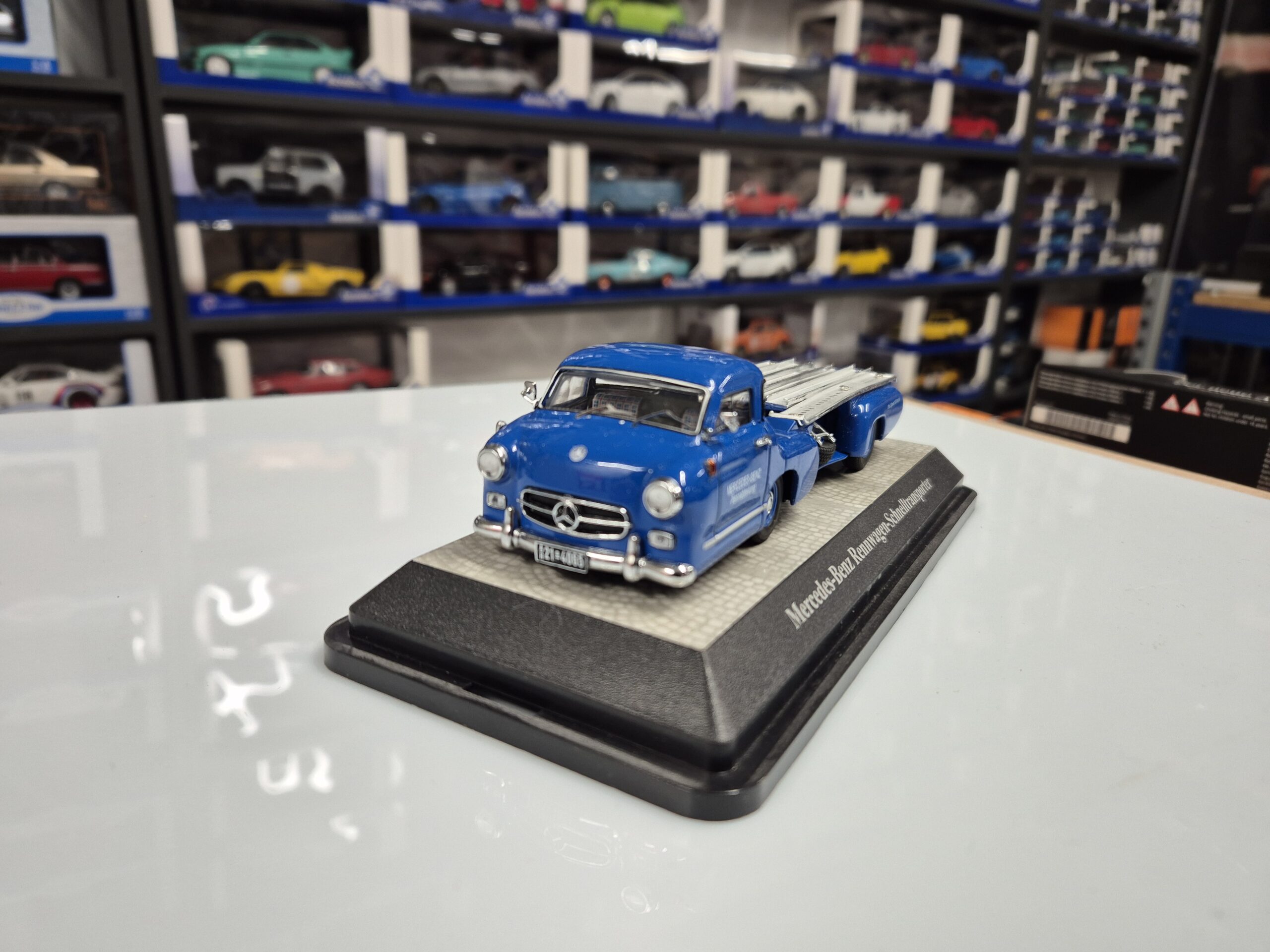 GT SPIRIT GT920 1:18 MERCEDES C63 AMG EDITION 507 BIAŁY 1/18 - obrazek 2