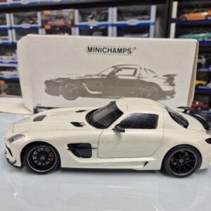 MINICHAMPS 110 033021 1:18 MERCEDES SLS  AMG BLACK SERIES 2013 WHITE METALLIC LIMITOWANA 750SZT