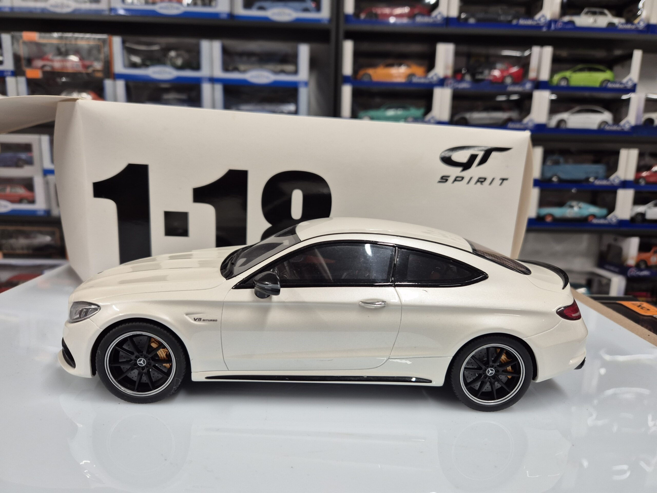 GT SPIRIT GT CLDC004 MERCEDES C63 S AMG COUPE SKALA 1/18