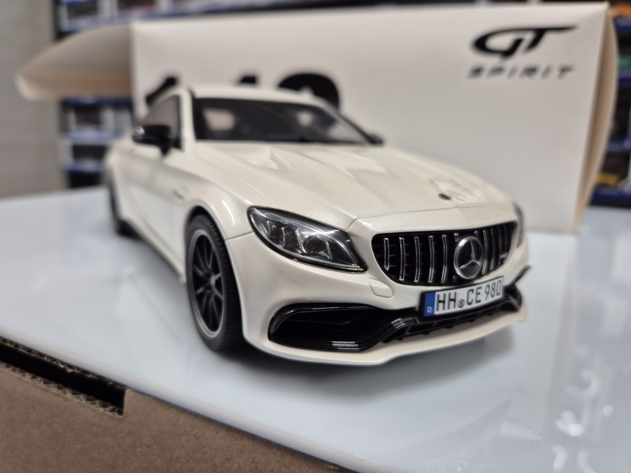 GT SPIRIT GT CLDC004 MERCEDES C63 S AMG COUPE SKALA 1/18 - obrazek 7