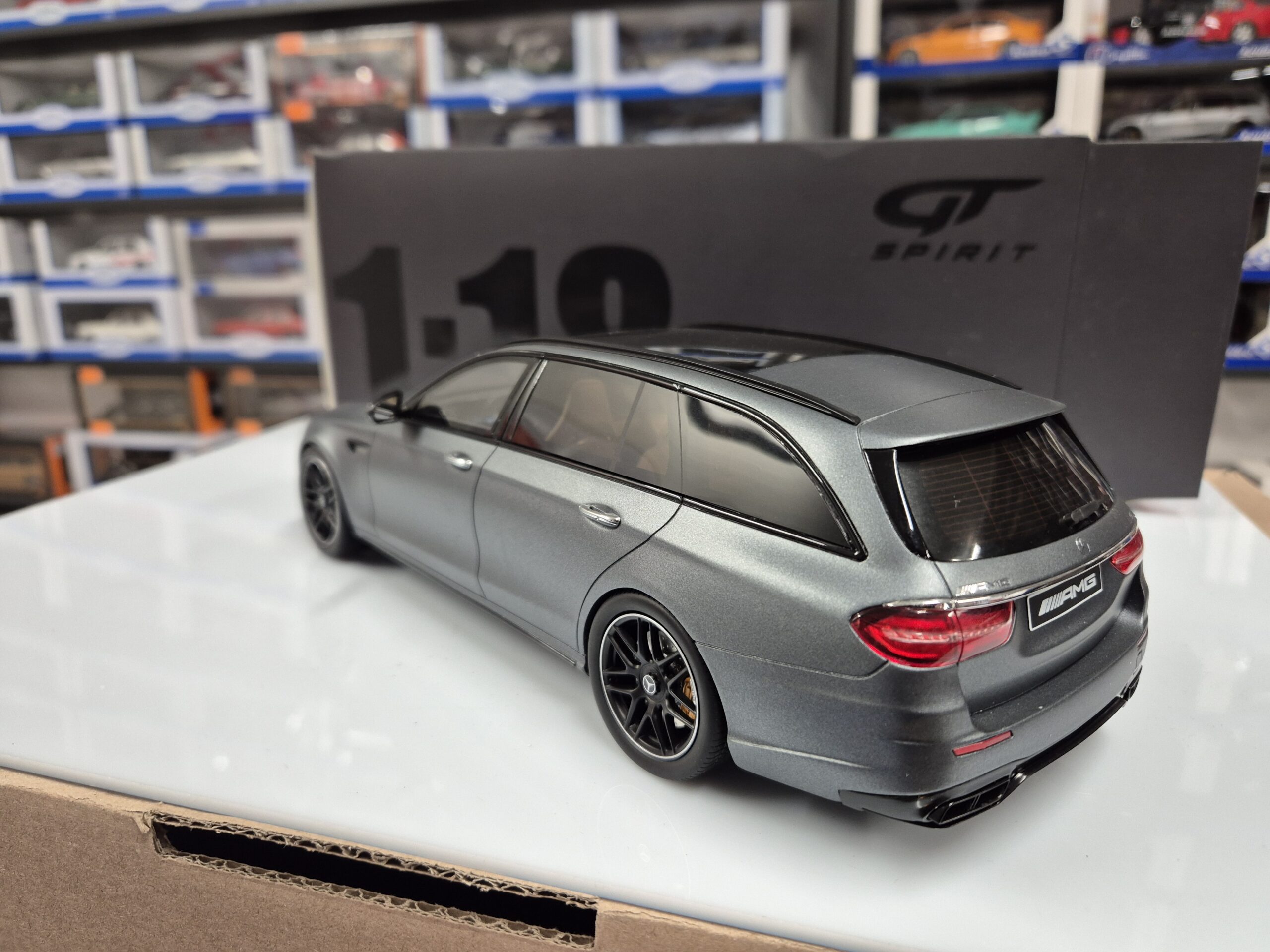 GT SPIRIT GT232 MERCEES E KLASA W213 KOMBI E 63 S SW WERSJA LIMITOWANA 999SZT - obrazek 4