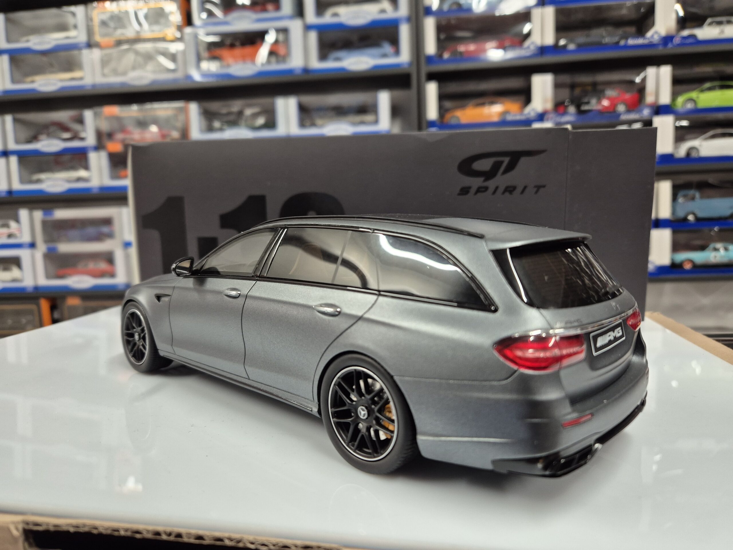 GT SPIRIT GT232 MERCEES E KLASA W213 KOMBI E 63 S SW WERSJA LIMITOWANA 999SZT - obrazek 5