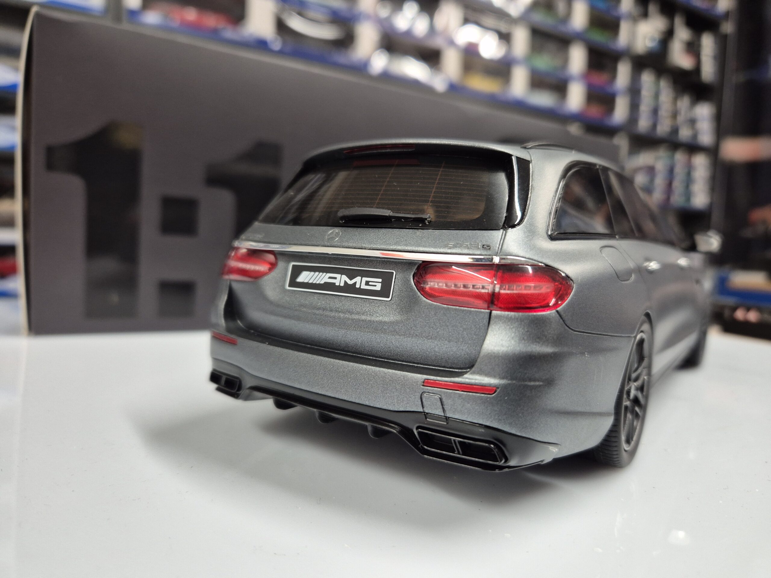 GT SPIRIT GT232 MERCEES E KLASA W213 KOMBI E 63 S SW WERSJA LIMITOWANA 999SZT - obrazek 7