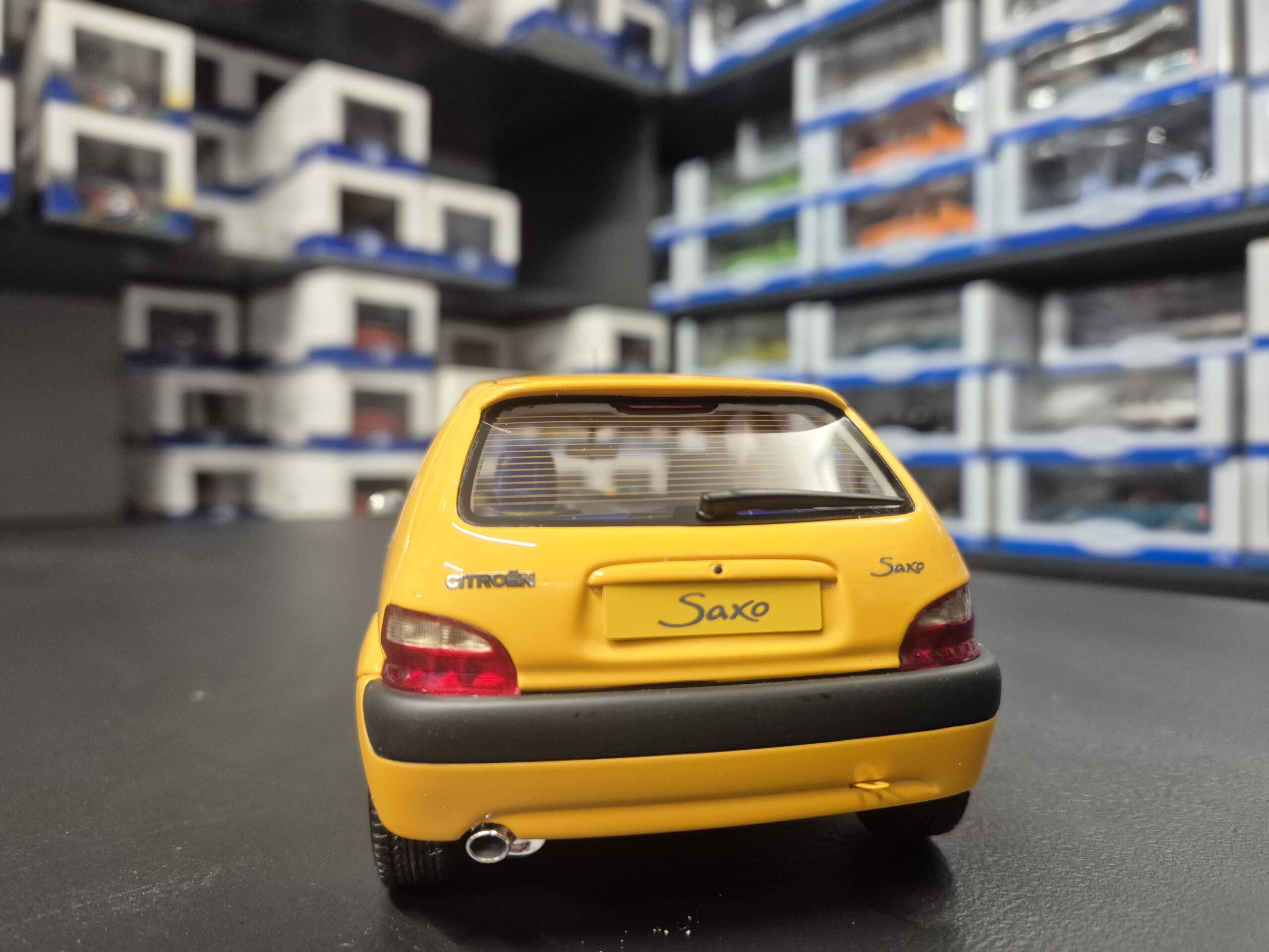 OTTO OT1190 CITROEN SAXO 1.4 2000 POMARAŃCZOWY SKALA 1/18 - obrazek 6