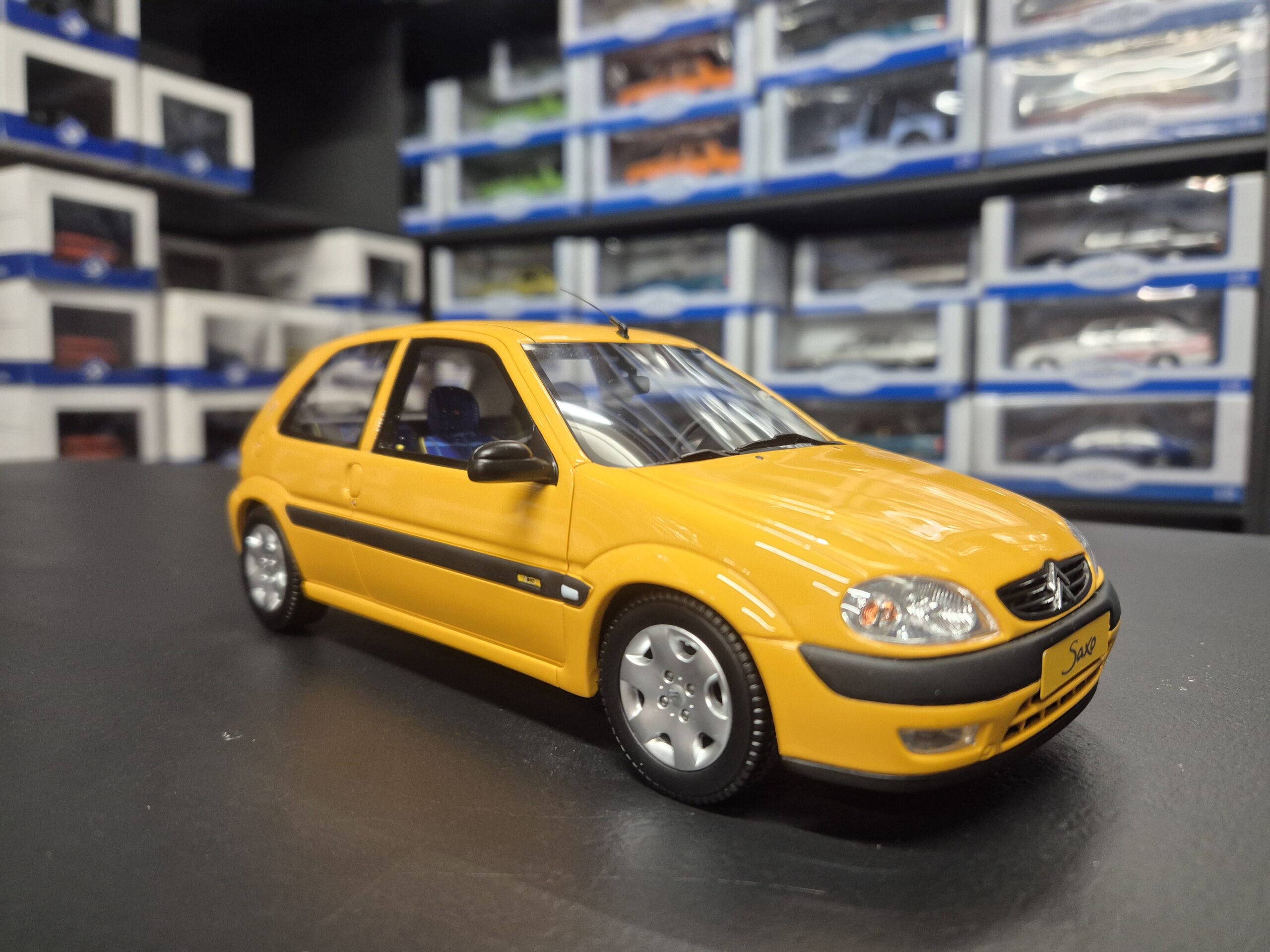 OTTO OT1190 CITROEN SAXO 1.4 2000 POMARAŃCZOWY SKALA 1/18 - obrazek 9