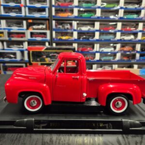 Ford F-100 Pickup (1953) 1:18 ROAD SIGNATURE COLLECTION 92148