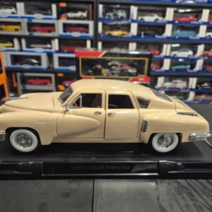 Tucker Torpedo 1948 1:18 model LDC 92268 LUCKY DIE CAST ROAD SIGNATURE
