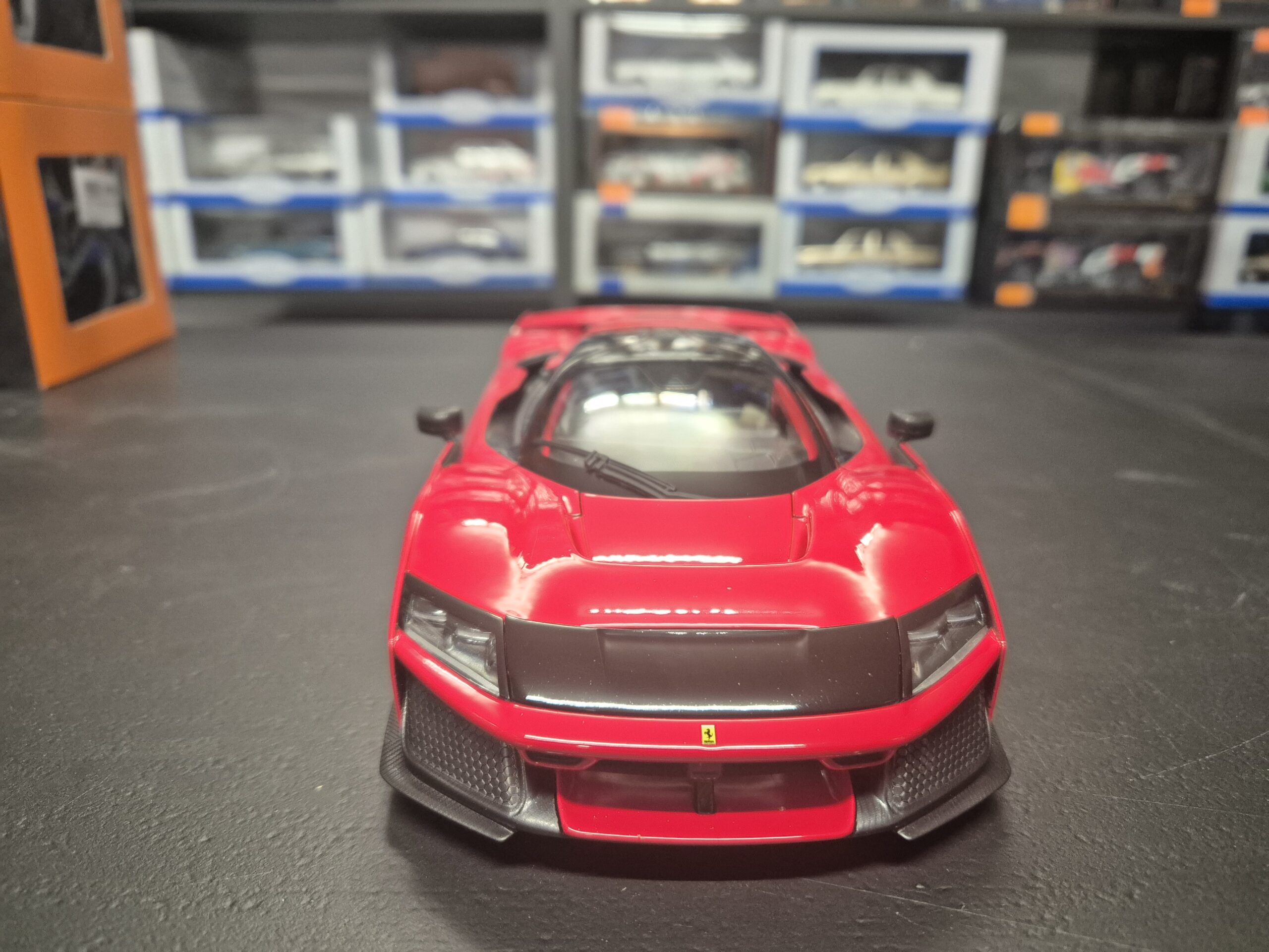BBURAGO 1/18 FERRARI F80 CZERWONY BBU18 16022 BURAGO - obrazek 5