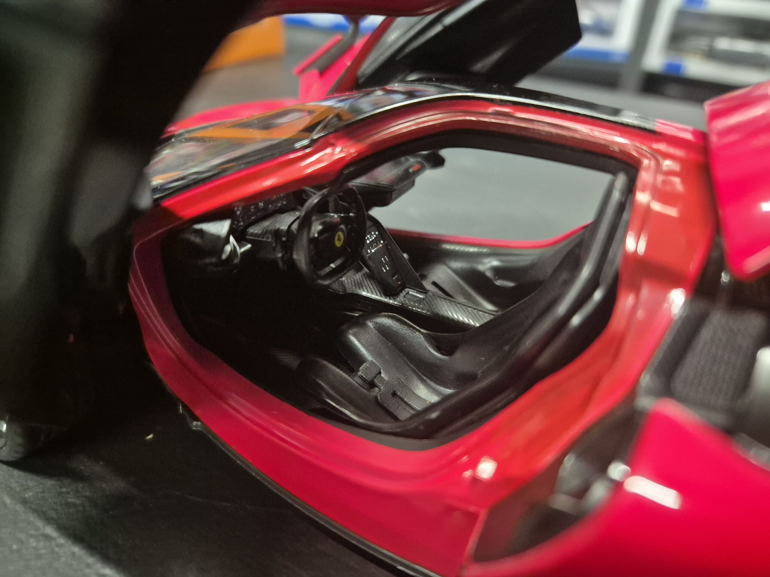 BBURAGO 1/18 FERRARI F80 CZERWONY BBU18 16022 BURAGO - obrazek 11