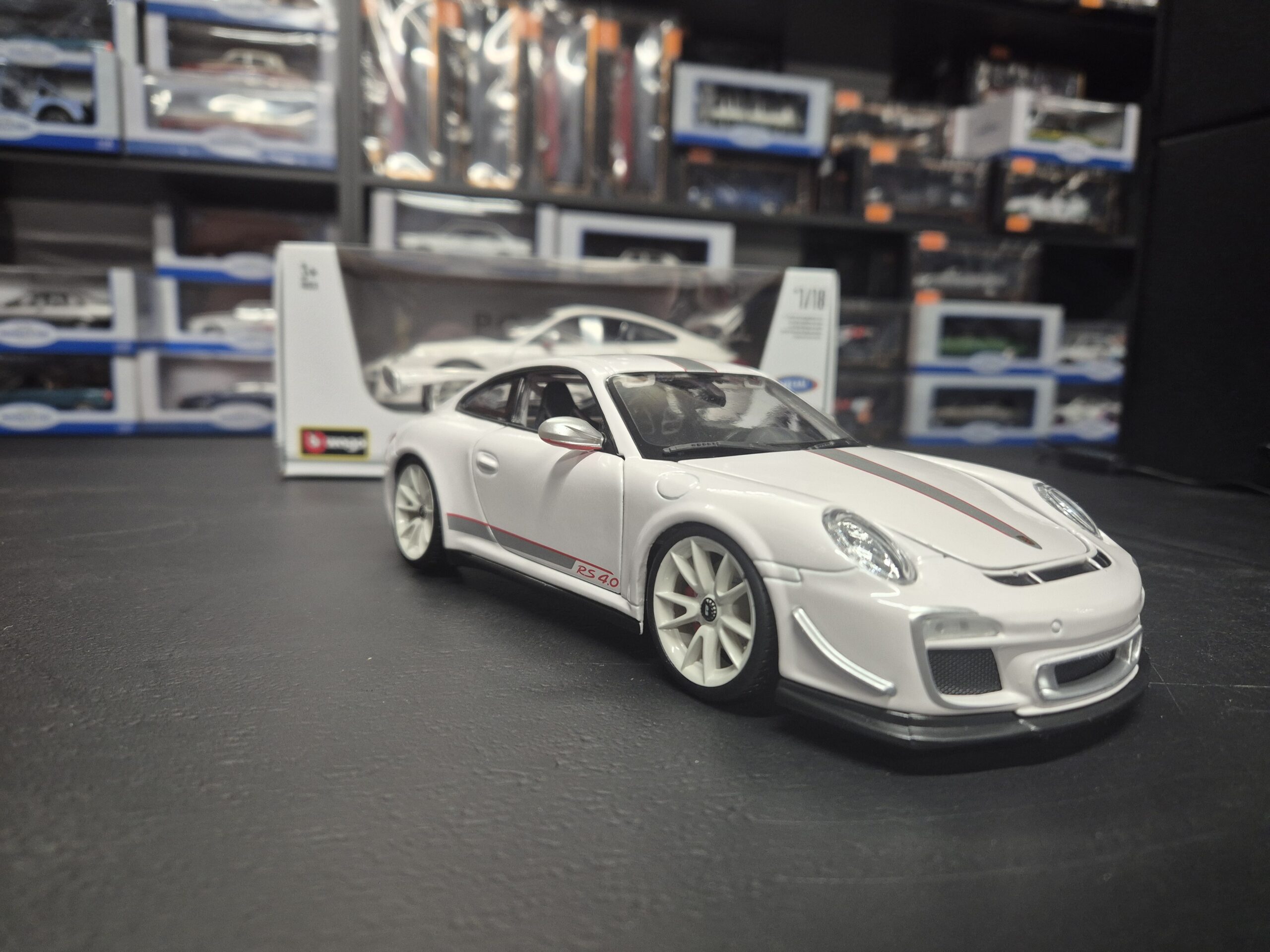 BBURAGO 1/18 PORSCHE 911 GT3 RS 4.0 BIAŁY 11036 BURAGO - obrazek 5