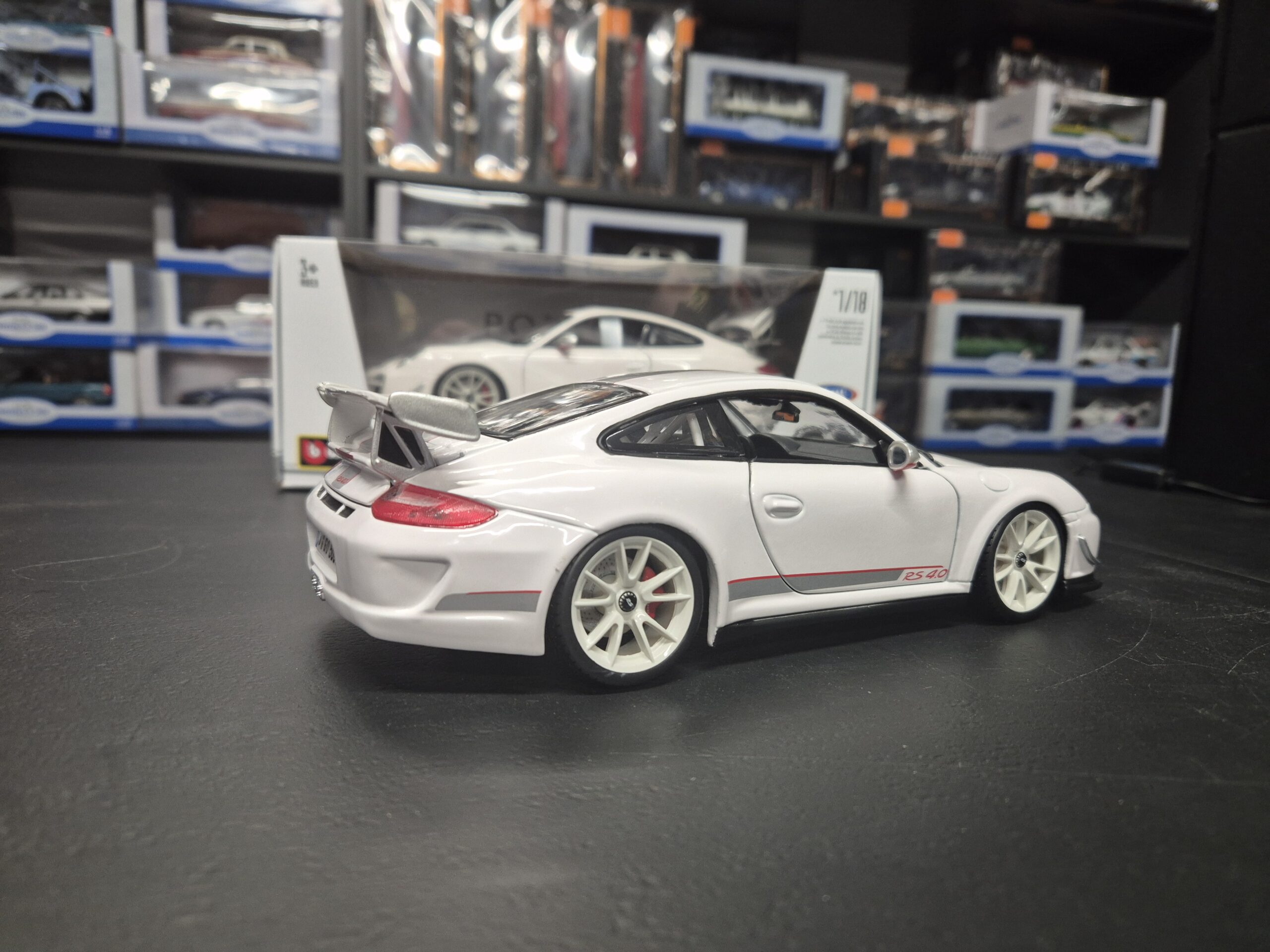 BBURAGO 1/18 PORSCHE 911 GT3 RS 4.0 BIAŁY 11036 BURAGO - obrazek 6