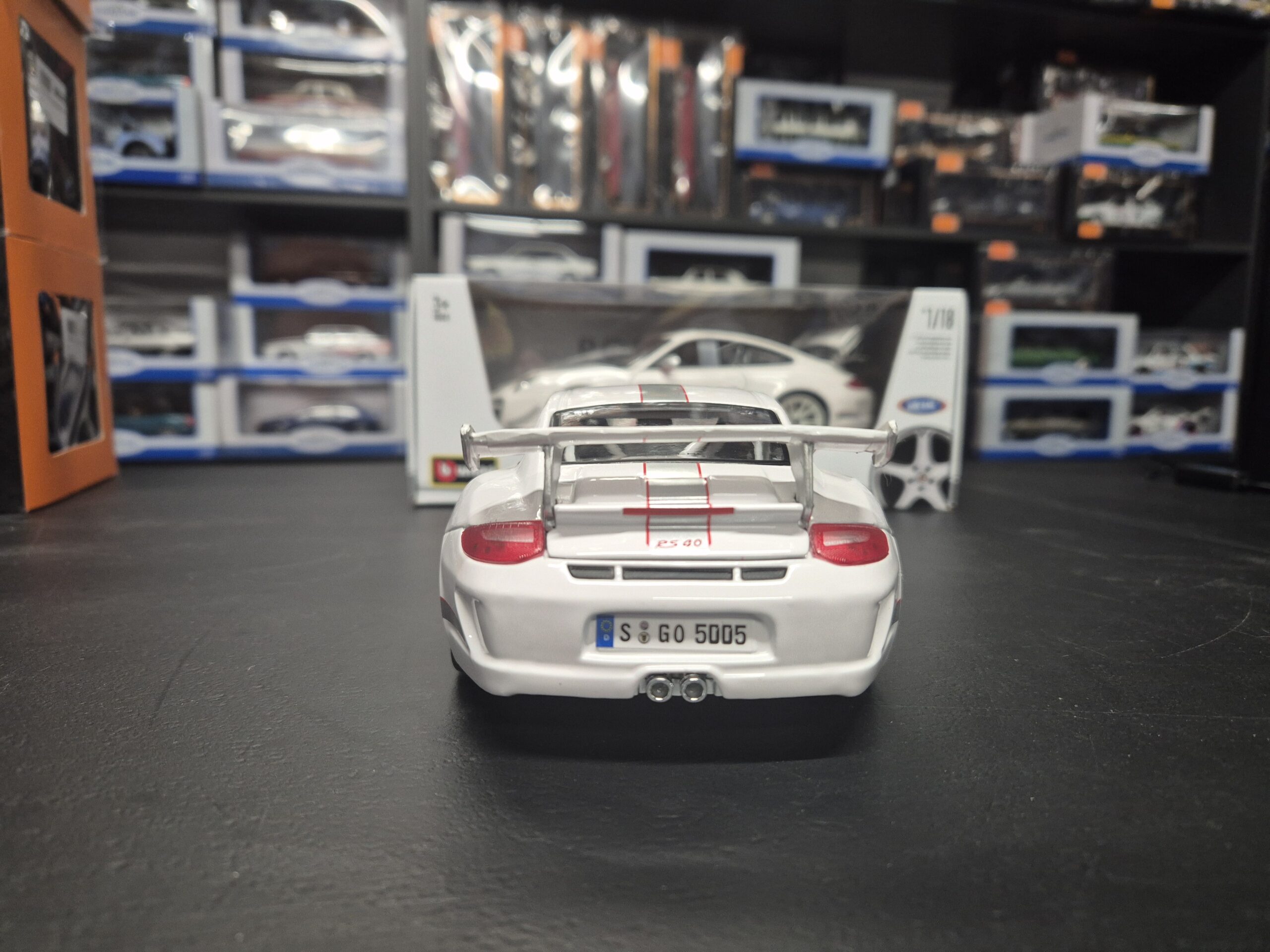 BBURAGO 1/18 PORSCHE 911 GT3 RS 4.0 BIAŁY 11036 BURAGO - obrazek 7
