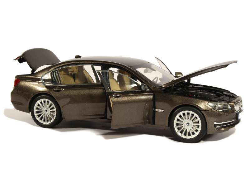 BMW 750Li F02 2013 KYOSHO DEALER SKAL 1/18 80432360452 - obrazek 6