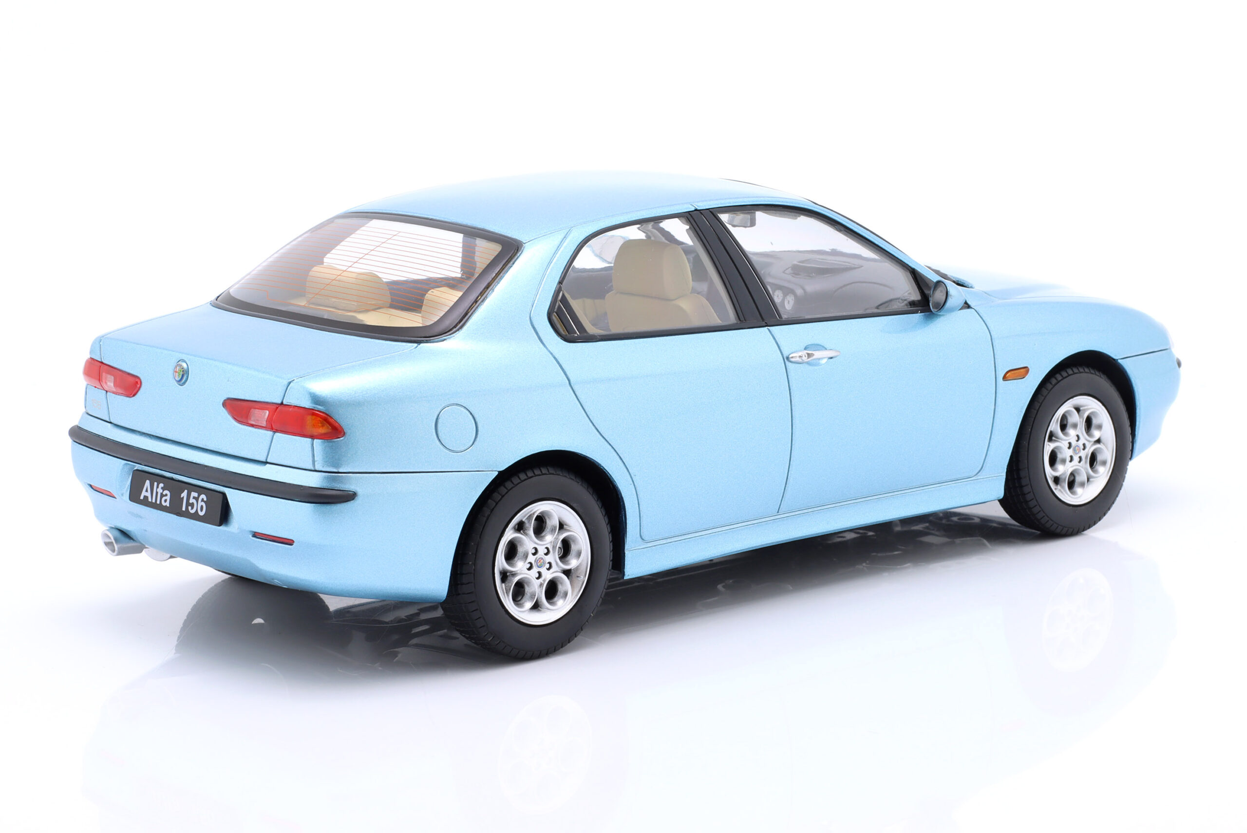 TRIPLE9 ALFA ROMEO 156 1998 Light blue meallic 1:18 T9-1800511 - obrazek 5