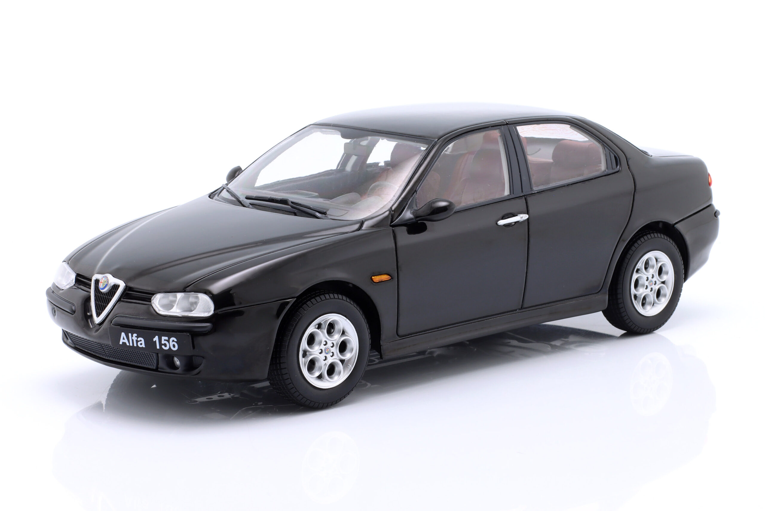 TRIPLE9 ALFA ROMEO 156 1998 Black 1:18 T9-1800512 - obrazek 4