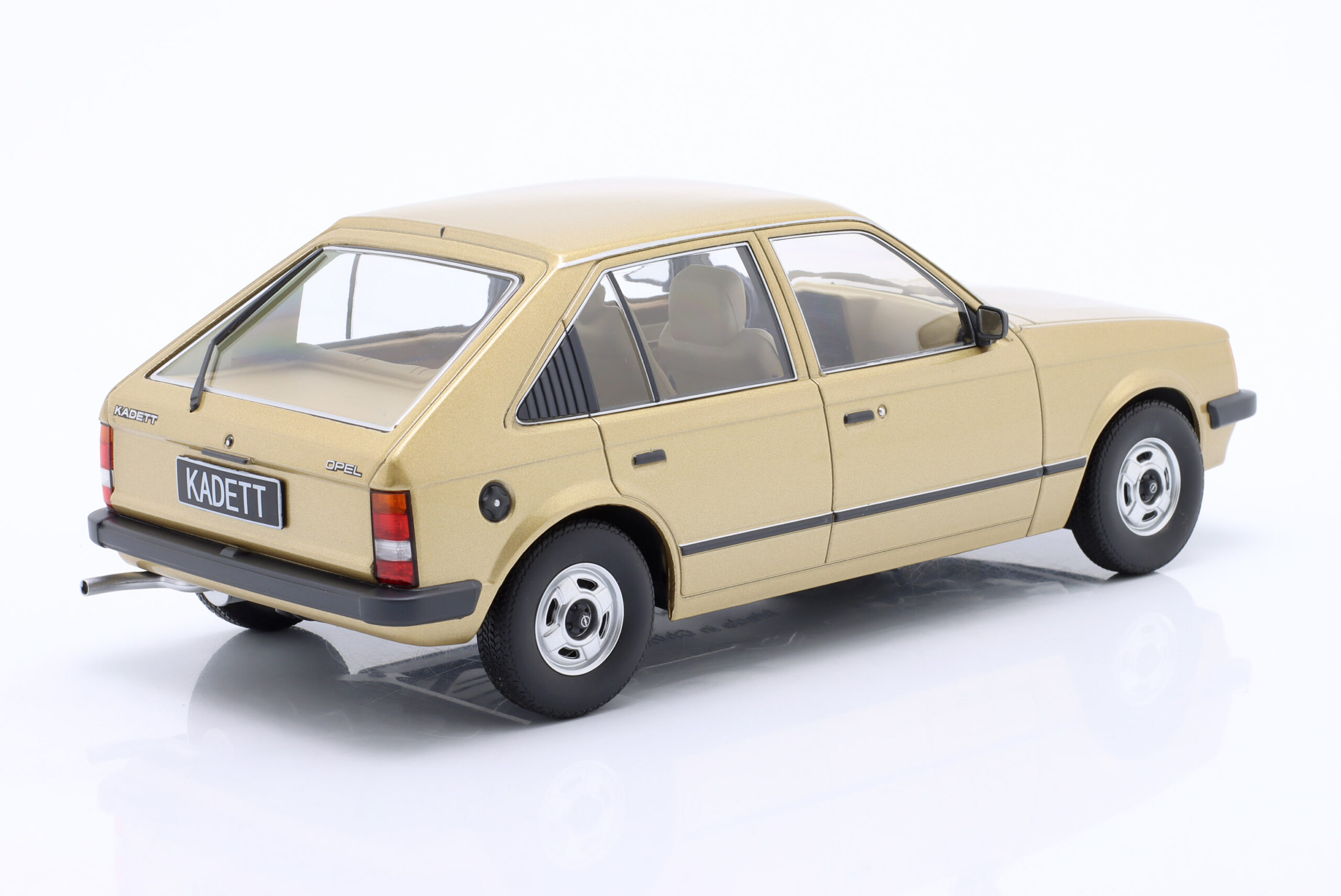 TRIPLE9 OPEL KADETT D 1984 Gold metallic 1:18 T9-1800422 - obrazek 5