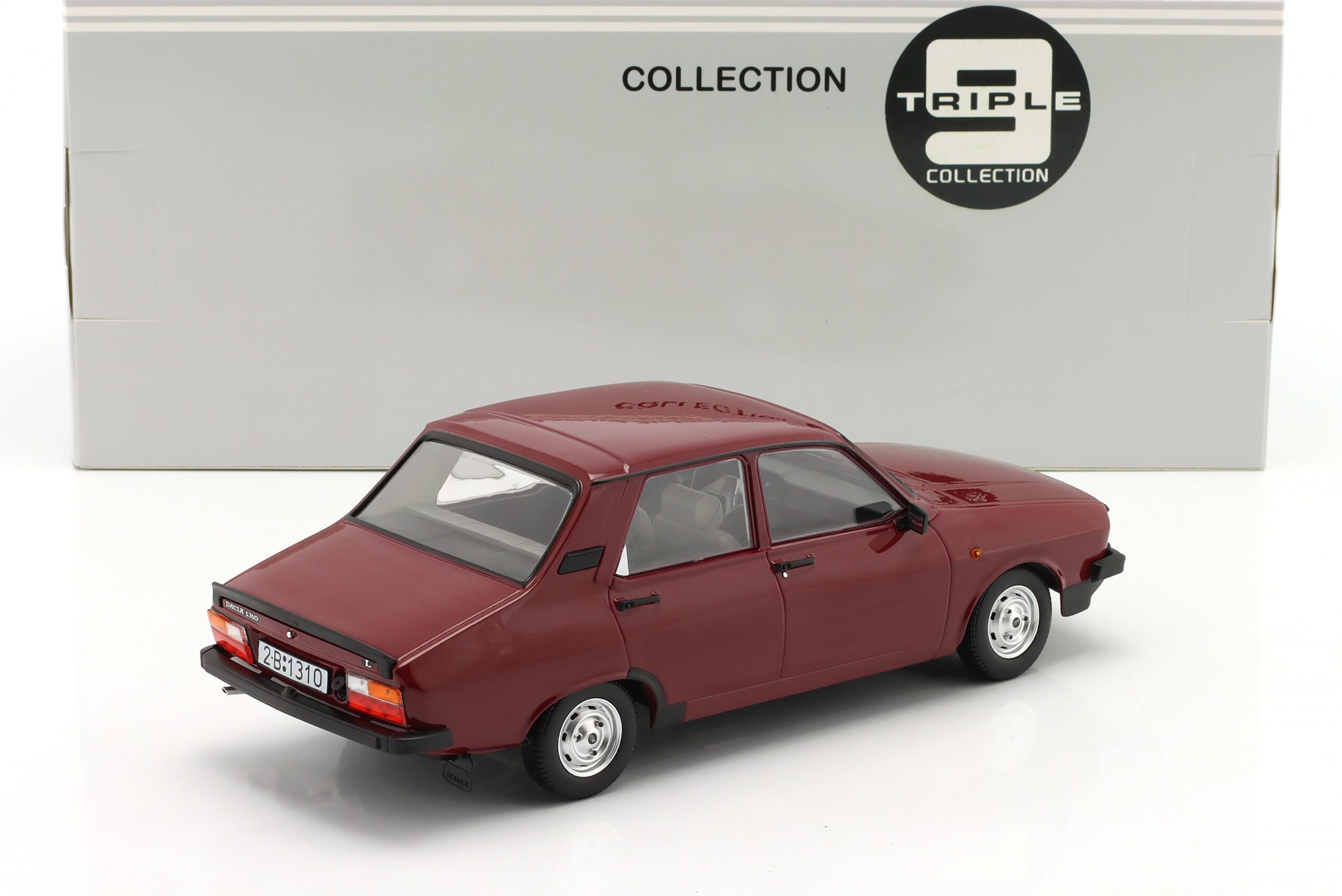 TRIPLE9 DACIA 1310 L 1993 Dark Red 1:18 T9-1800287 - obrazek 3