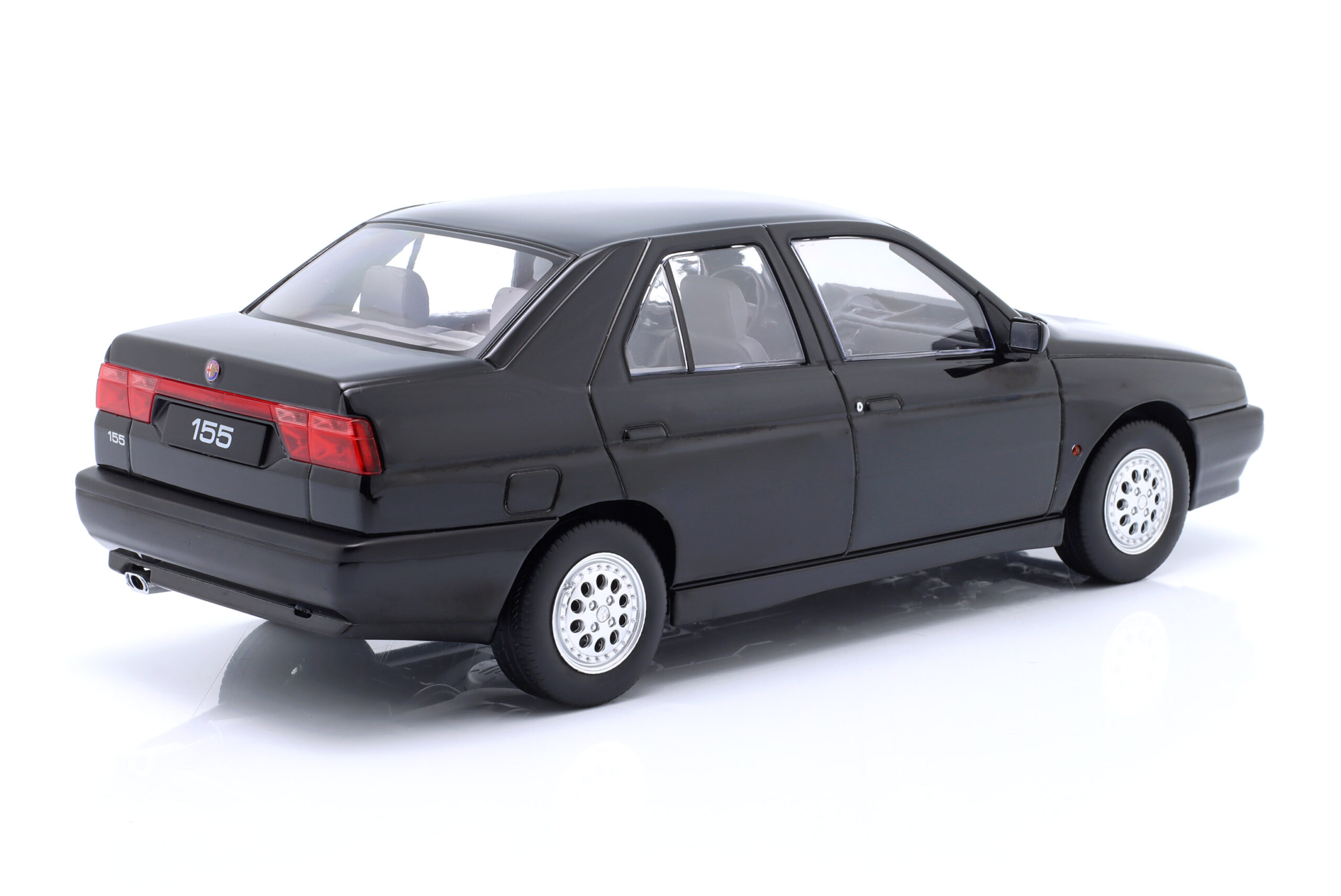 TRIPLE9 ALFA ROMEO 155 1996 Black 1:18 T9-1800381 - obrazek 5