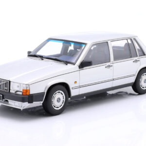 TRIPLE9 VOLVO 760 1985 Silver 1:18 T9-1800535