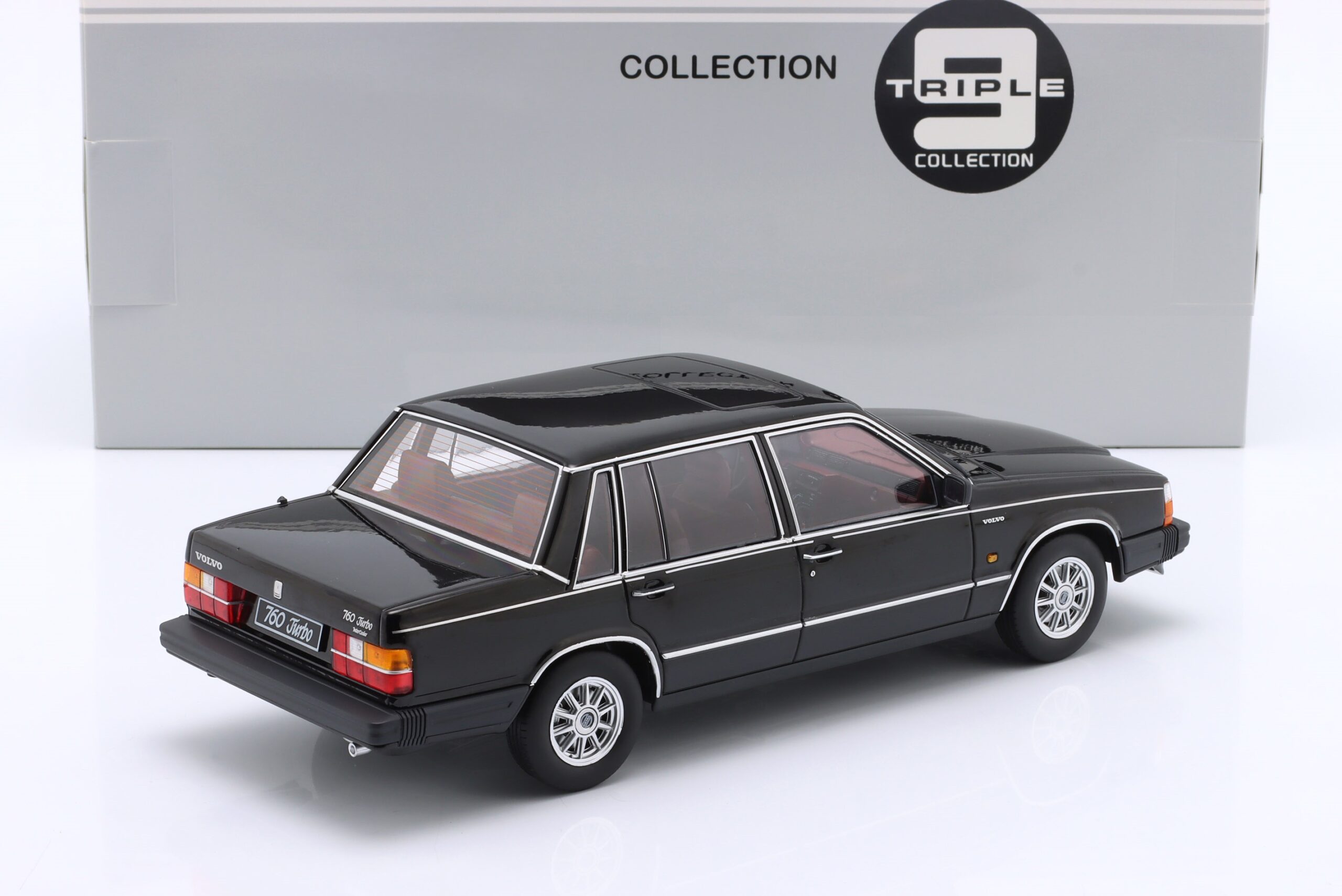 TRIPLE9 VOLVO 760 turbo 1985 Black 1:18 T9-1800530 - obrazek 3
