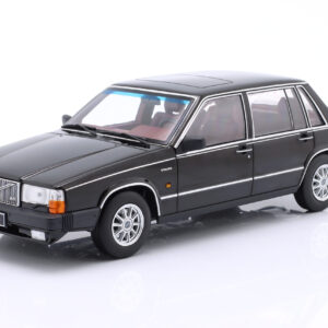 TRIPLE9 VOLVO 760 turbo 1985 Black 1:18 T9-1800530