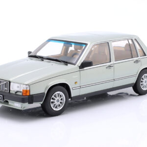 TRIPLE9 VOLVO 760 1985 Light green metallic 1:18 T9-1800531