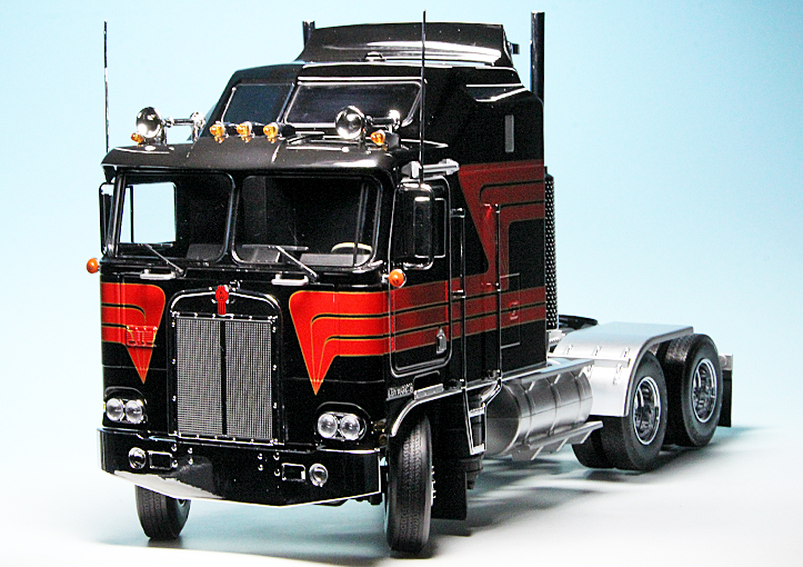 Road Kings RK180142 Kenworth K100 Aerodyne Truck (1976) - obrazek 4