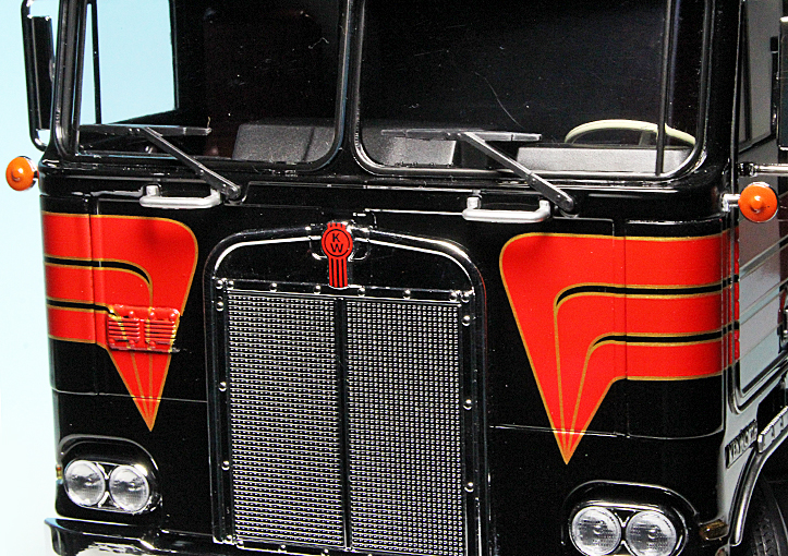 Road Kings RK180142 Kenworth K100 Aerodyne Truck (1976) - obrazek 5