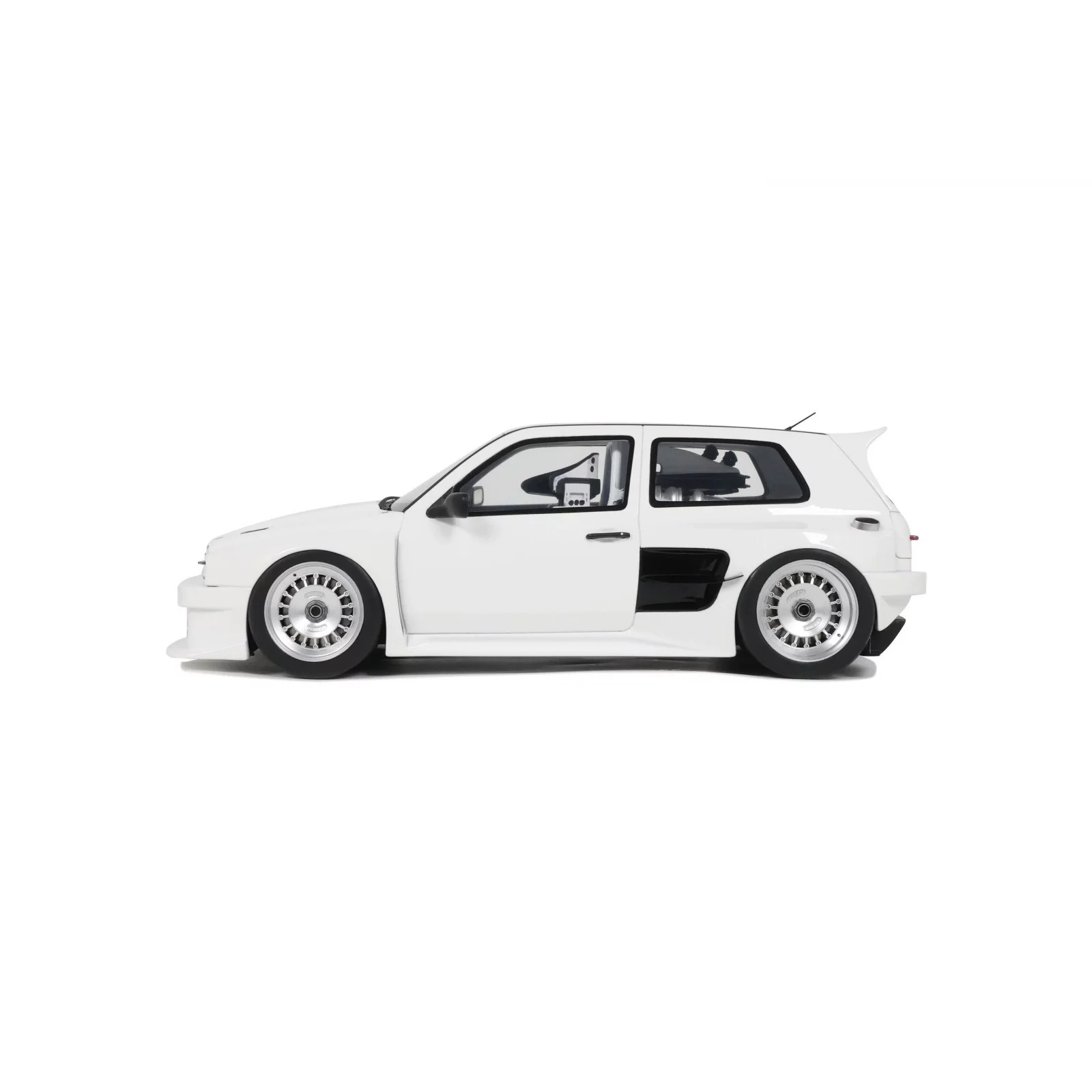 OTTO VOLKSWAGEN GOLF III by Khyzyl Saleem 2024 White L.E.2000 pcs 1:18 OT1110 - obrazek 3