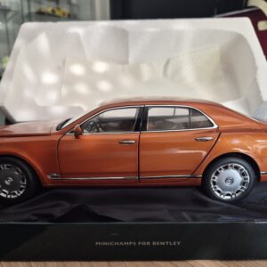 100139902 Minichamps Bentley Mulsanne Pomarańczowy 1:18